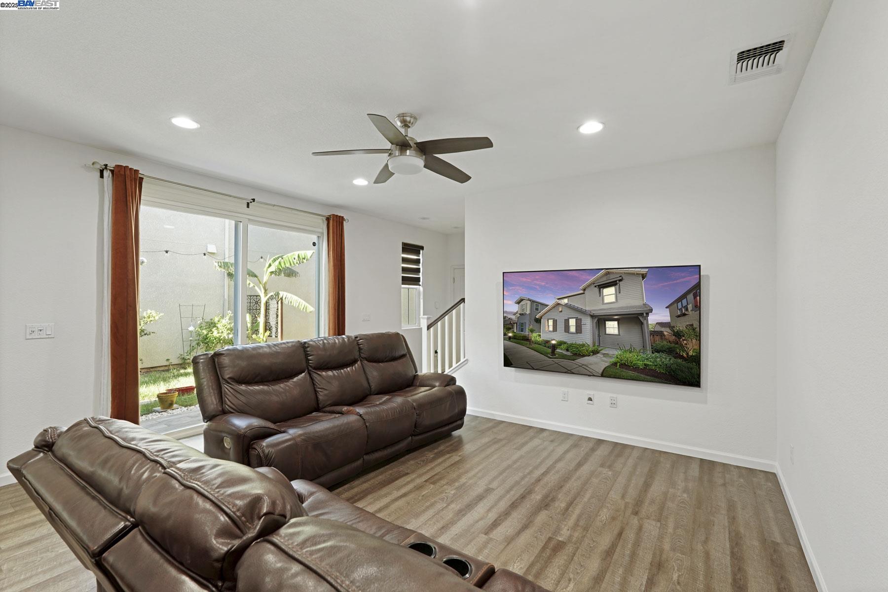 Detail Gallery Image 22 of 52 For 1025 S Fowler Ln, Mountain House,  CA 95391 - 4 Beds | 3 Baths