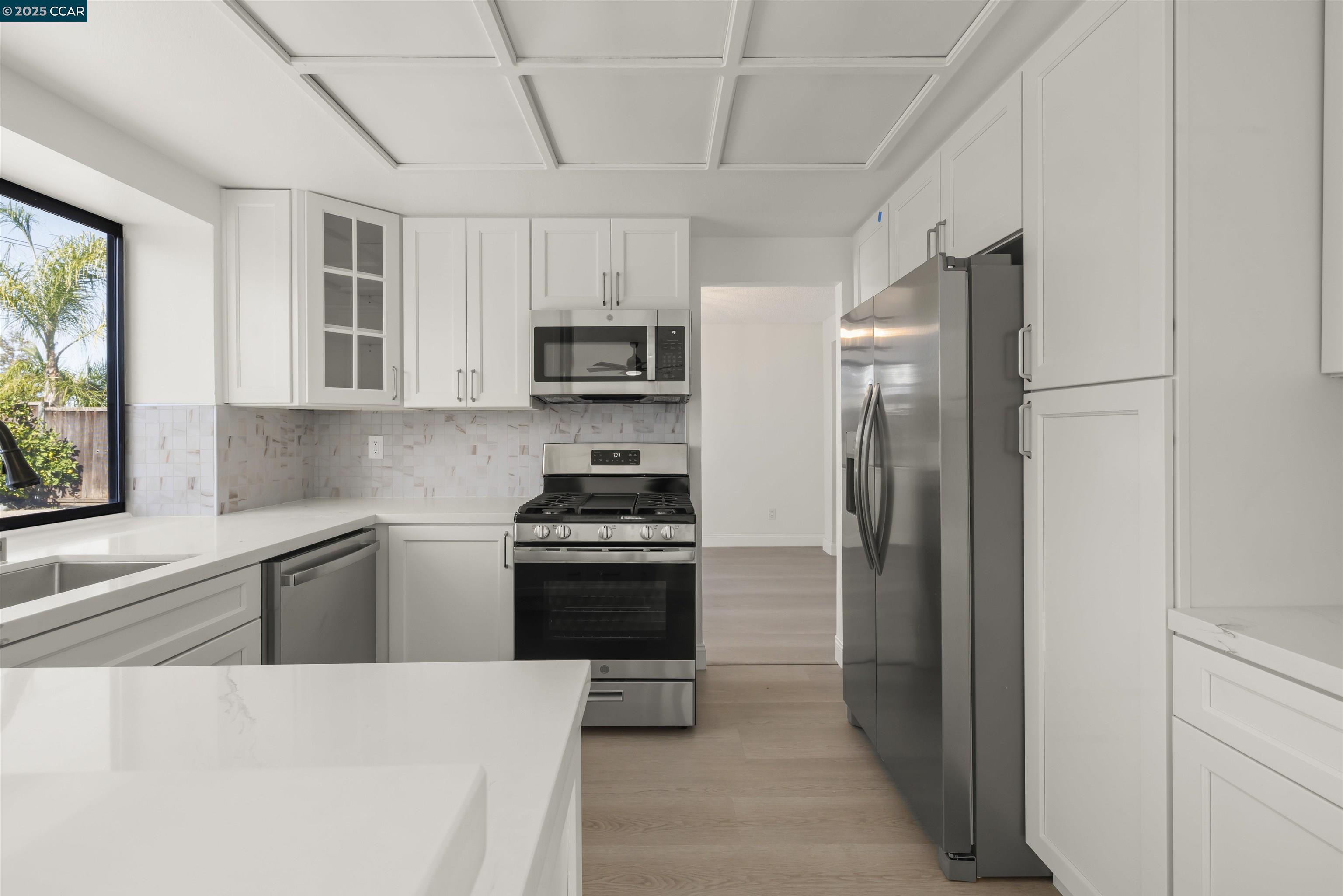 Detail Gallery Image 15 of 45 For 2214 Forsythia Way, Martinez,  CA 94553 - 5 Beds | 2/1 Baths