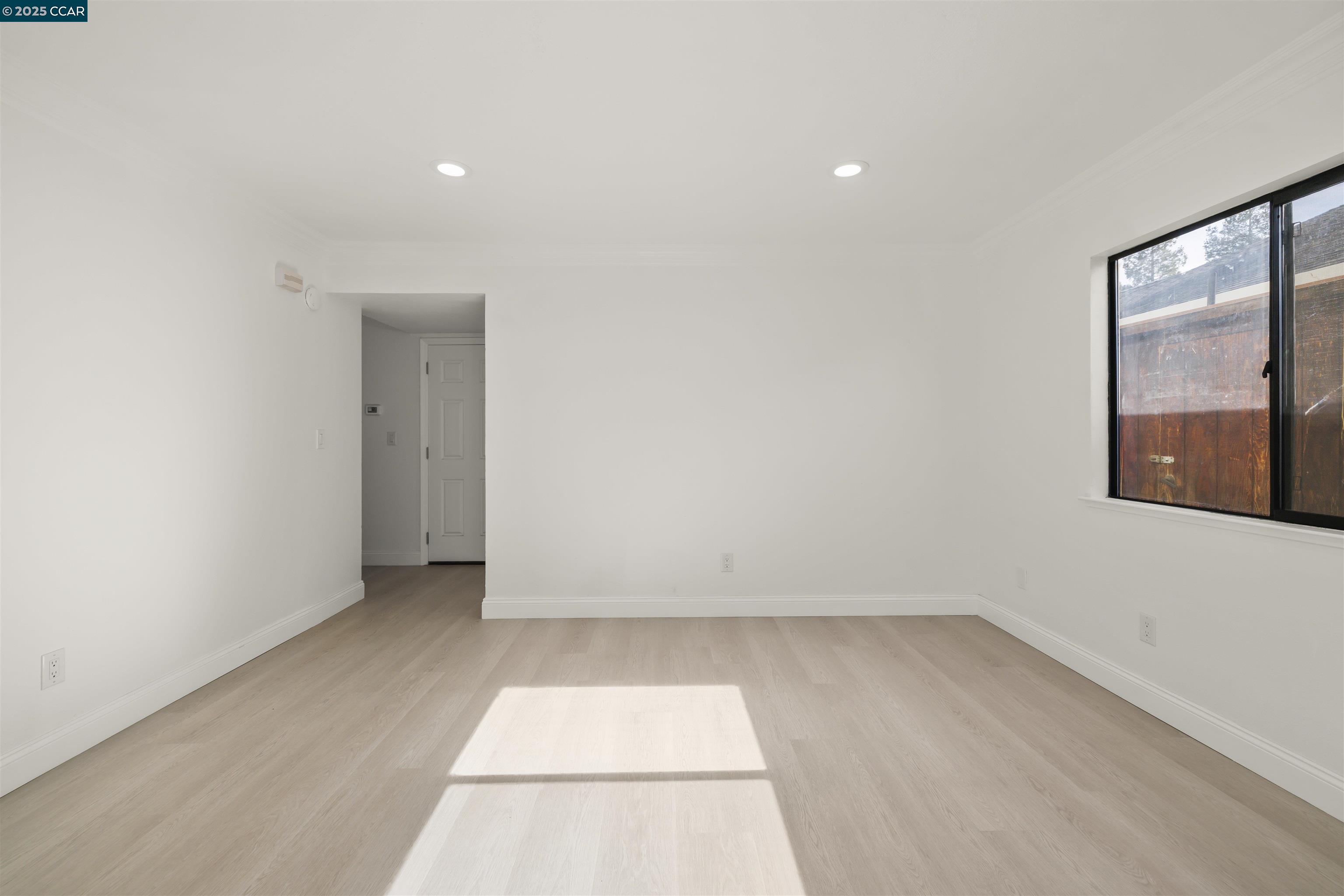 Detail Gallery Image 20 of 45 For 2214 Forsythia Way, Martinez,  CA 94553 - 5 Beds | 2/1 Baths