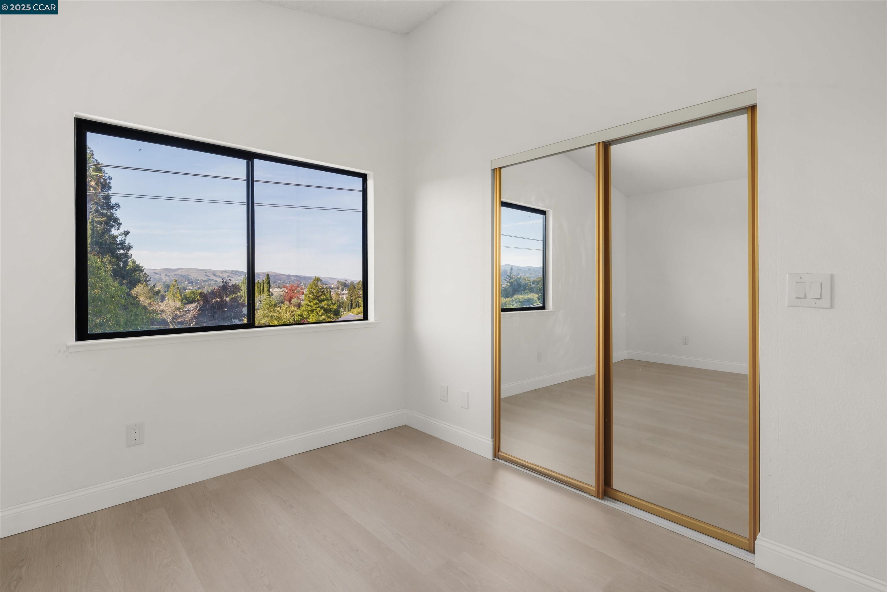 Detail Gallery Image 25 of 45 For 2214 Forsythia Way, Martinez,  CA 94553 - 5 Beds | 2/1 Baths