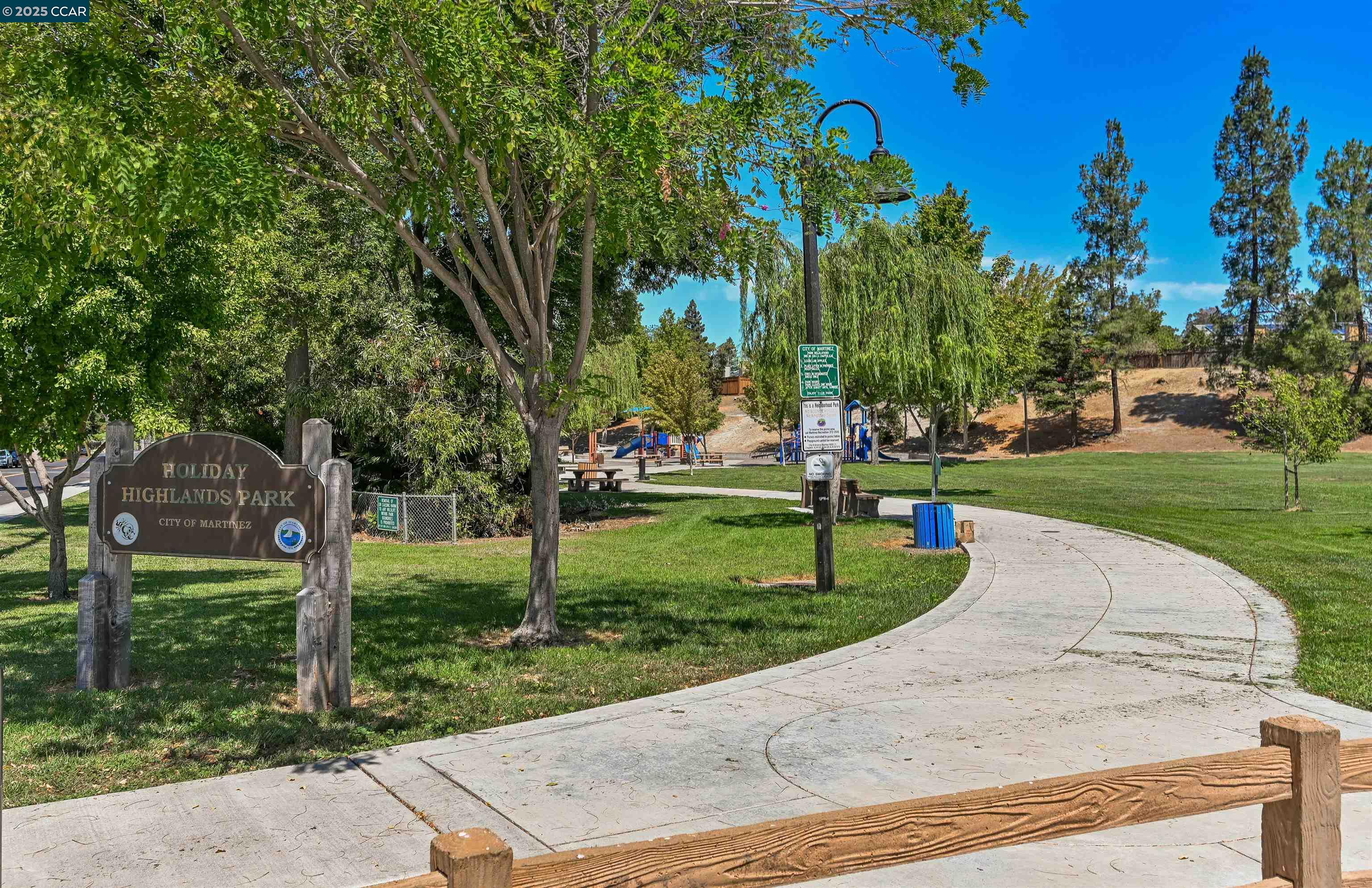 Detail Gallery Image 38 of 45 For 2214 Forsythia Way, Martinez,  CA 94553 - 5 Beds | 2/1 Baths