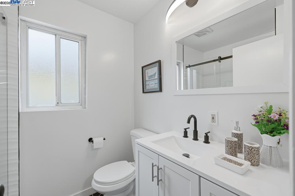 Detail Gallery Image 33 of 57 For 466 Lloyd Ave, San Leandro,  CA 94578 - 3 Beds | 2 Baths