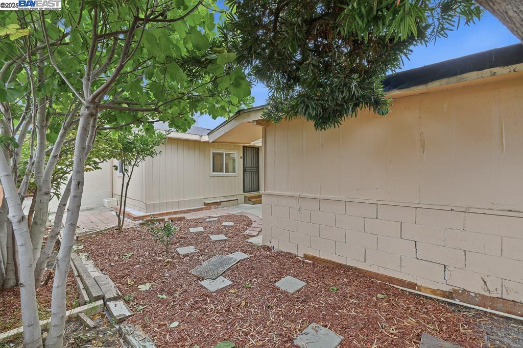 Detail Gallery Image 48 of 57 For 466 Lloyd Ave, San Leandro,  CA 94578 - 3 Beds | 2 Baths