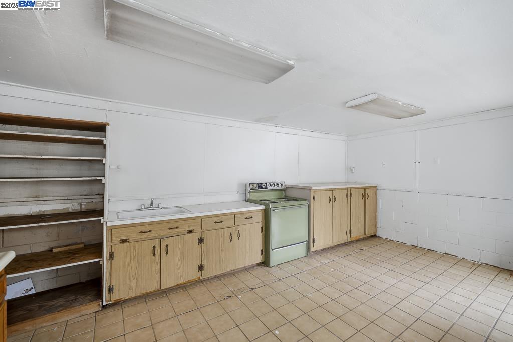 Detail Gallery Image 56 of 57 For 466 Lloyd Ave, San Leandro,  CA 94578 - 3 Beds | 2 Baths