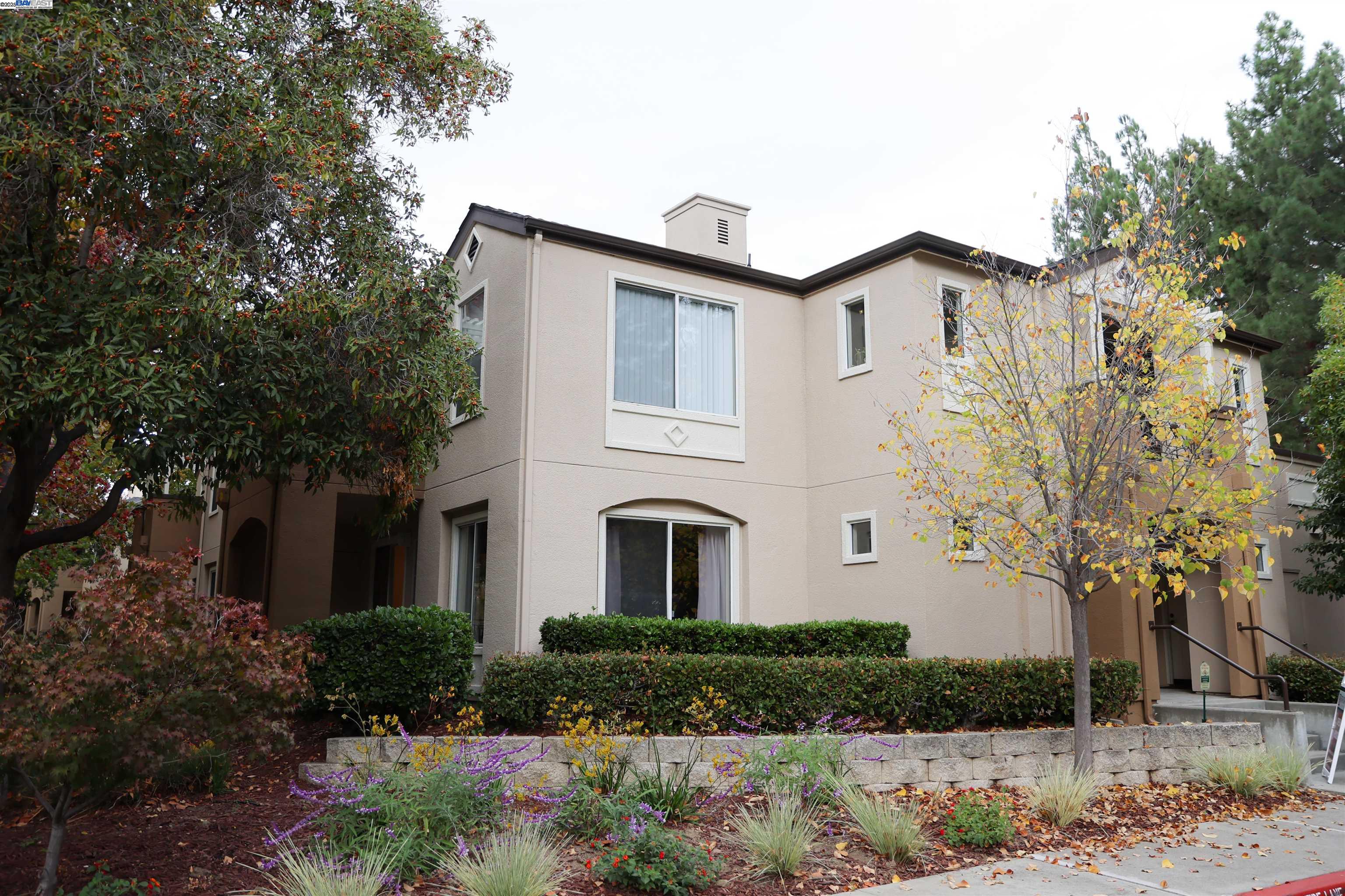 Detail Gallery Image 2 of 56 For 839 Printempo Pl, San Jose,  CA 95134-2613 - 2 Beds | 2 Baths