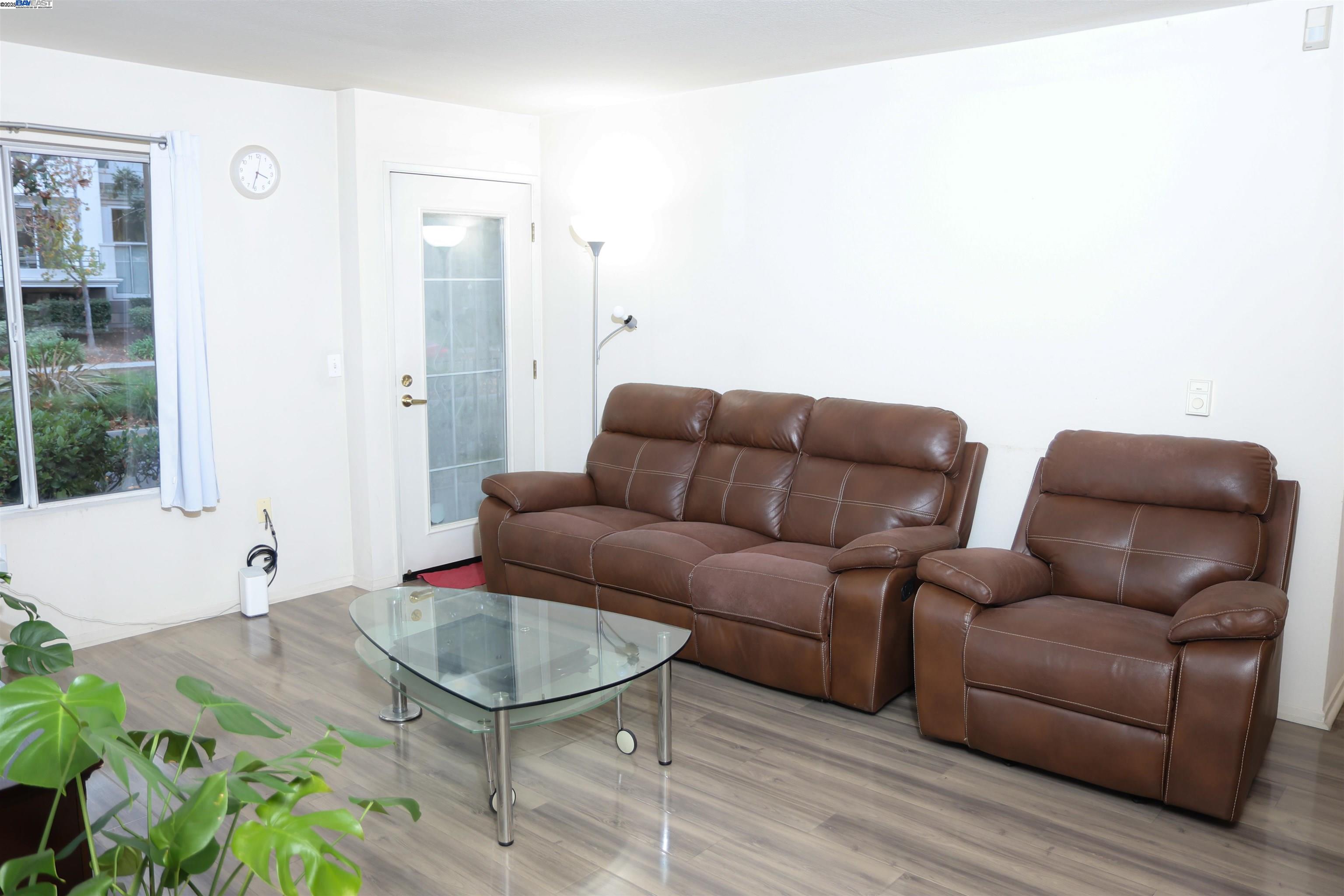 Detail Gallery Image 11 of 56 For 839 Printempo Pl, San Jose,  CA 95134-2613 - 2 Beds | 2 Baths