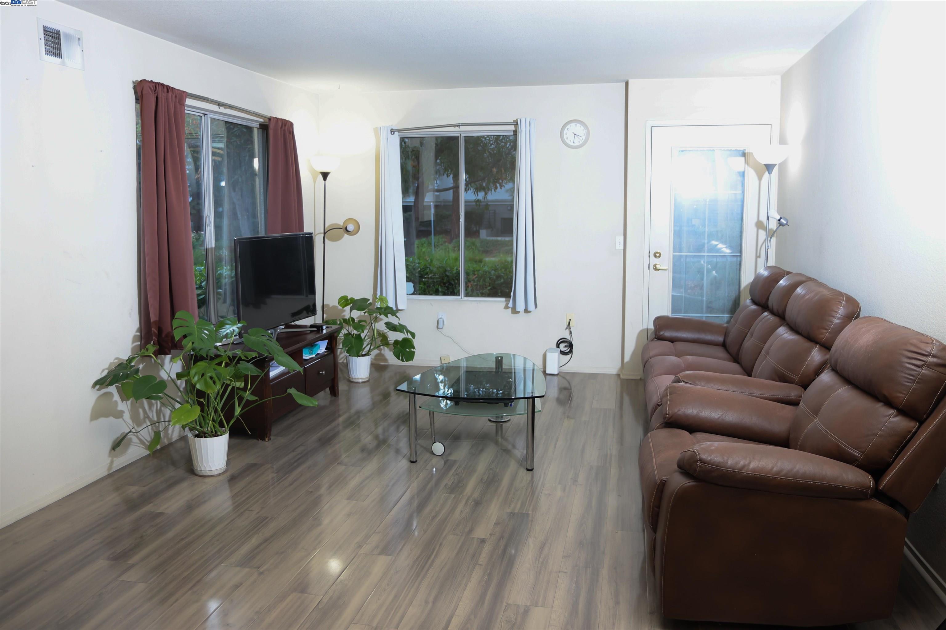 Detail Gallery Image 7 of 56 For 839 Printempo Pl, San Jose,  CA 95134-2613 - 2 Beds | 2 Baths