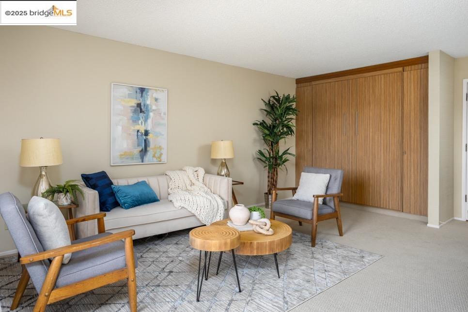 Detail Gallery Image 2 of 36 For 7 Commodore Drive #A460,  Emeryville,  CA 94608 - 1 Beds | 1 Baths