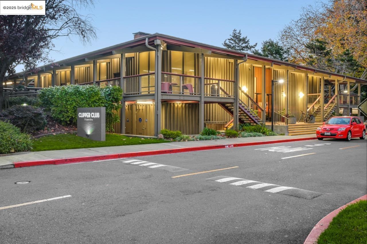 Detail Gallery Image 19 of 36 For 7 Commodore Drive #A460,  Emeryville,  CA 94608 - 1 Beds | 1 Baths