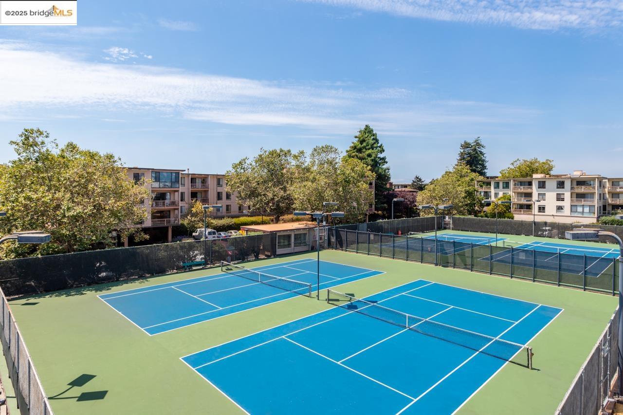 Detail Gallery Image 26 of 36 For 7 Commodore Drive #A460,  Emeryville,  CA 94608 - 1 Beds | 1 Baths