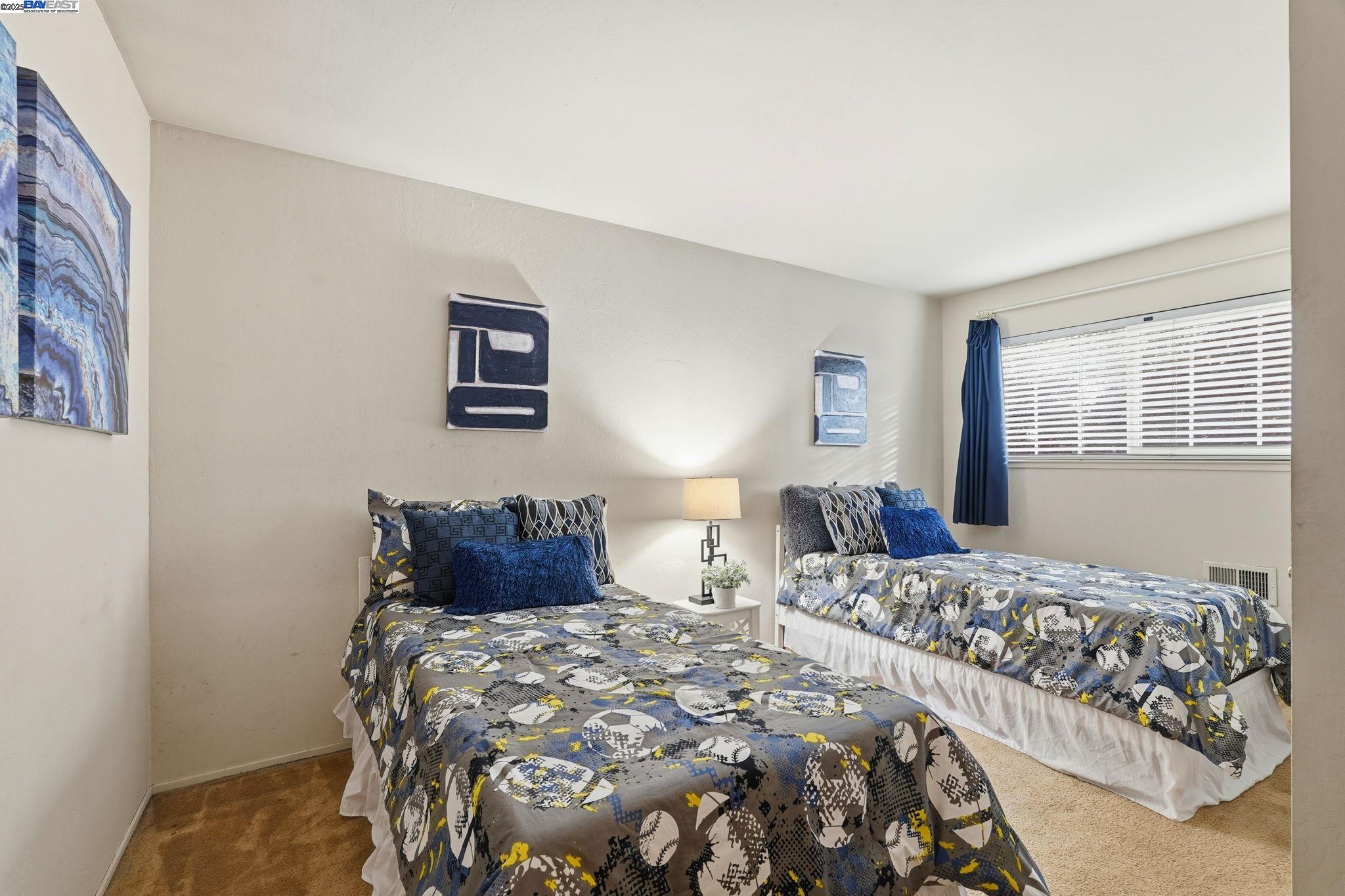 Detail Gallery Image 11 of 18 For 4765 Elmhurst Drive, San Jose,  CA 95129-2028 - 6 Beds | 3 Baths