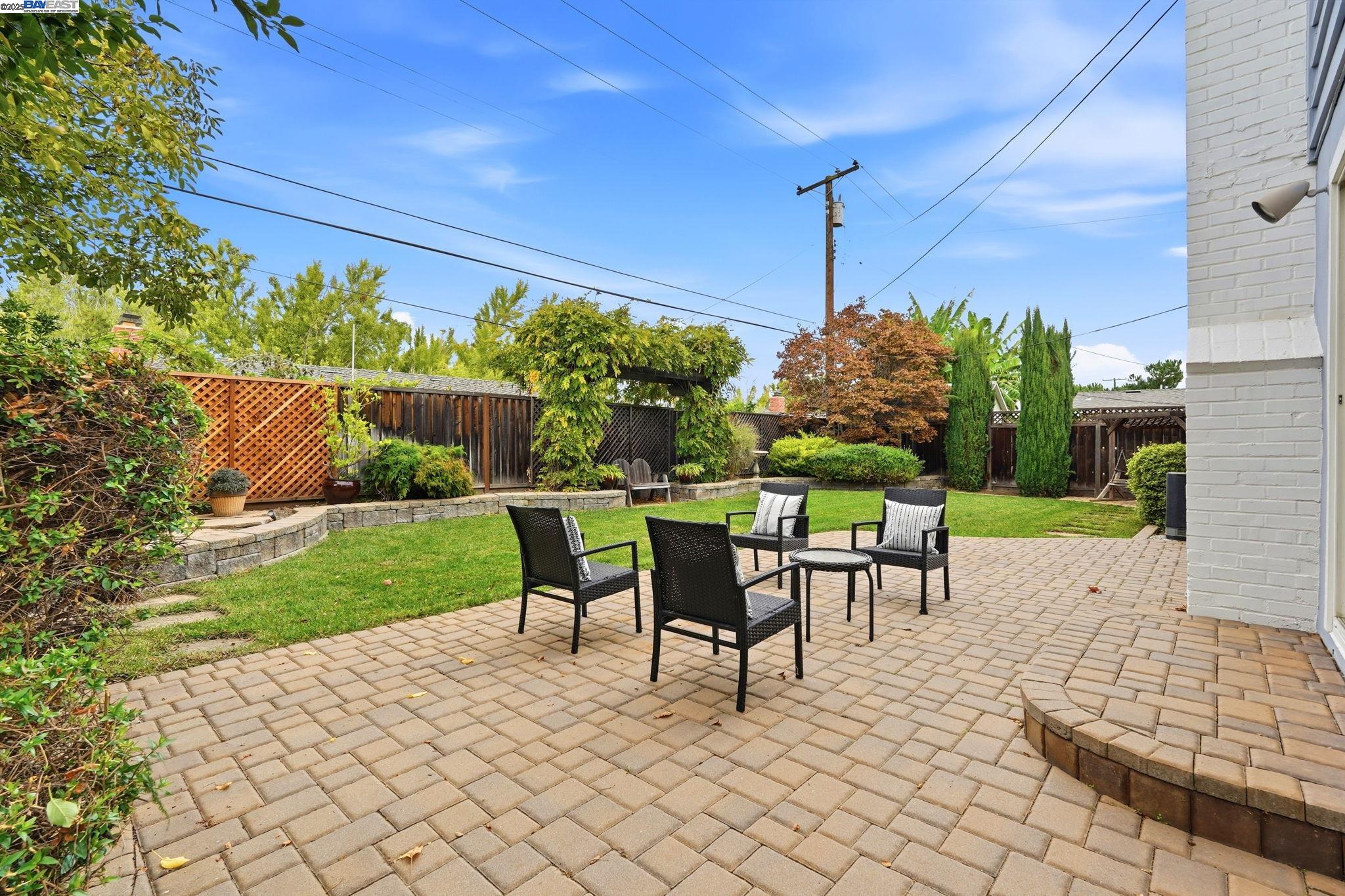 Detail Gallery Image 16 of 18 For 4765 Elmhurst Drive, San Jose,  CA 95129-2028 - 6 Beds | 3 Baths