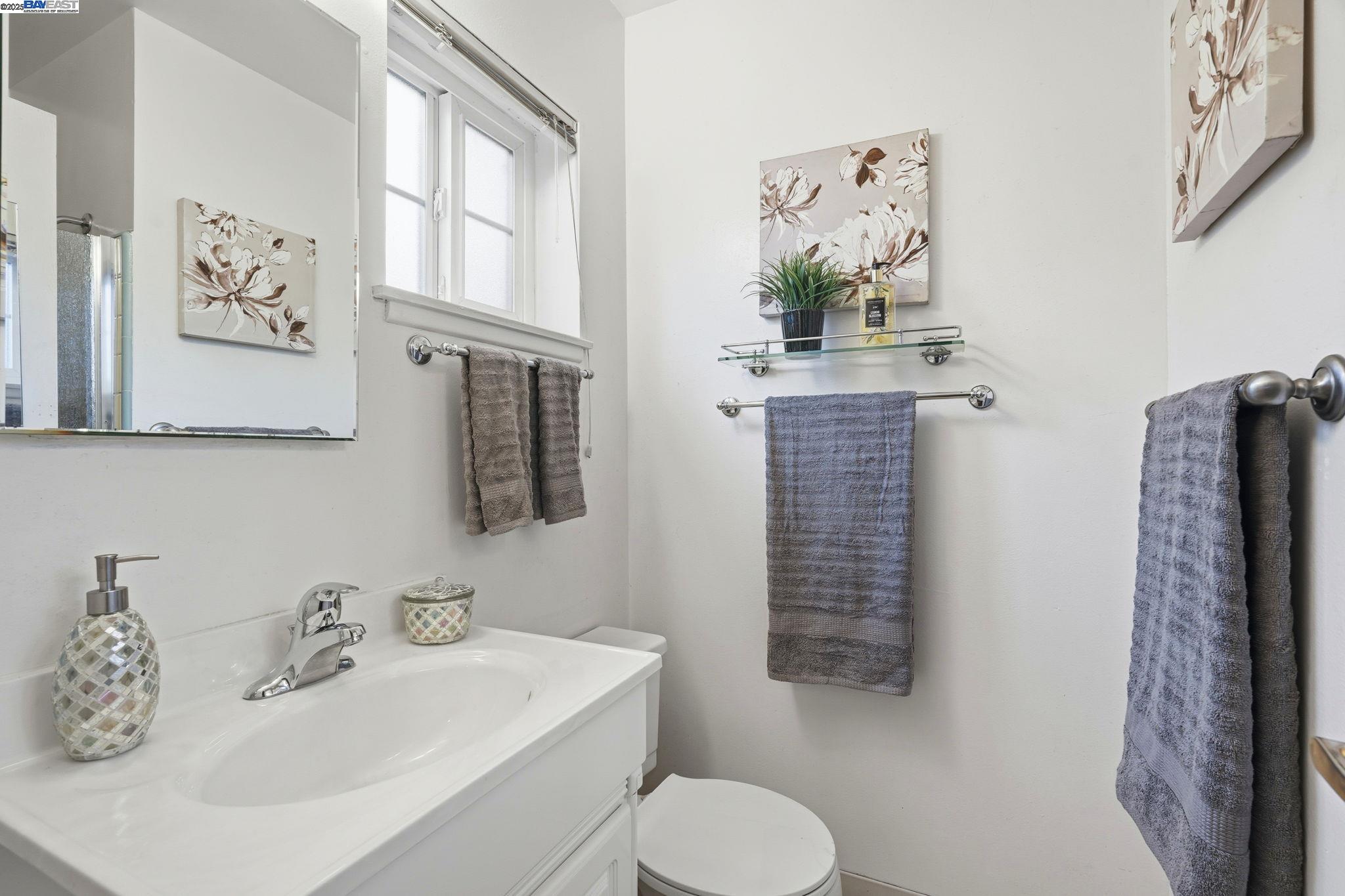 Detail Gallery Image 7 of 18 For 4765 Elmhurst Drive, San Jose,  CA 95129-2028 - 6 Beds | 3 Baths