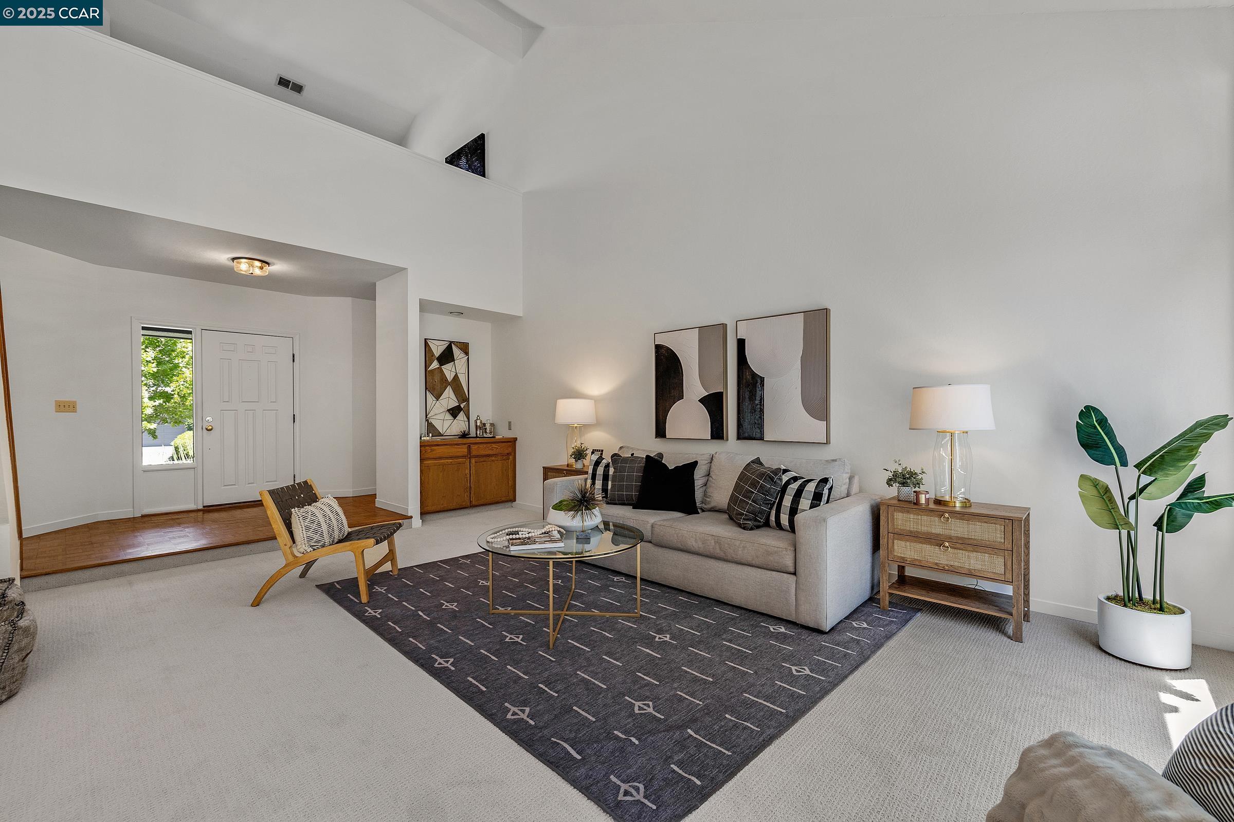 Photo #4: 41117456 Listing: Photo #4