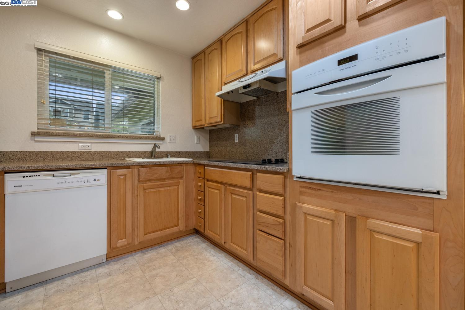 Detail Gallery Image 13 of 46 For 4412 Irvington Ave, Fremont,  CA 94538 - 3 Beds | 2 Baths