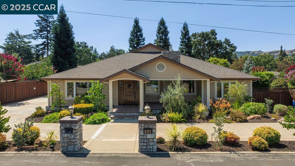 Detail Gallery Image 2 of 60 For 221 El Sobrante Dr, Danville,  CA 94526 - 4 Beds | 6 Baths