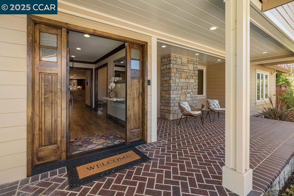 Detail Gallery Image 3 of 60 For 221 El Sobrante Dr, Danville,  CA 94526 - 4 Beds | 6 Baths