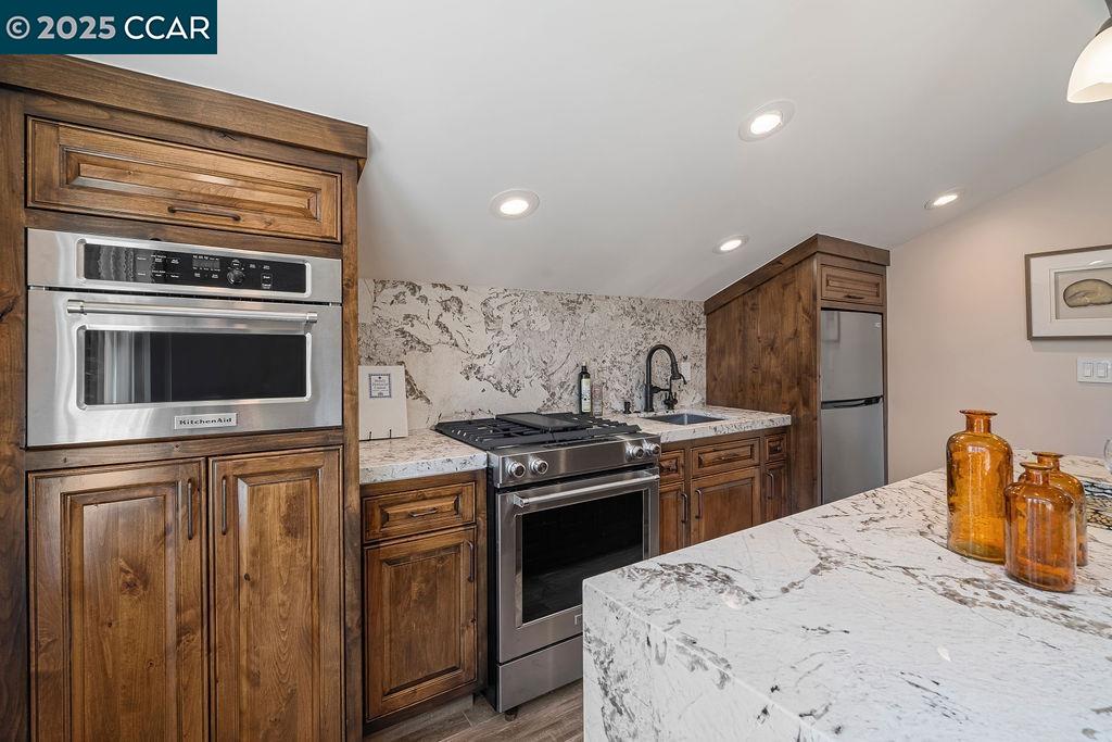 Detail Gallery Image 43 of 60 For 221 El Sobrante Dr, Danville,  CA 94526 - 4 Beds | 6 Baths