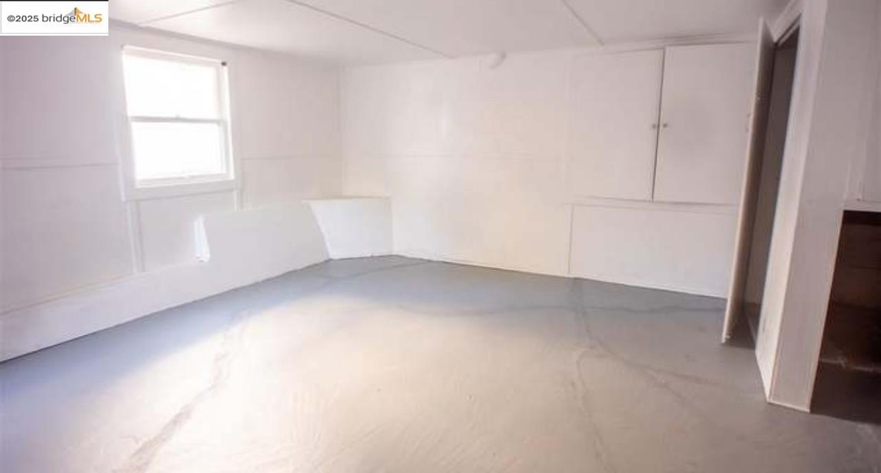 Detail Gallery Image 8 of 10 For 3373 Arkansas, Oakland,  CA 94602 - 2 Beds | 1 Baths