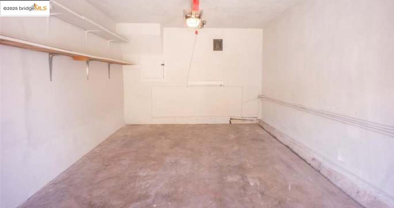 Detail Gallery Image 9 of 10 For 3373 Arkansas, Oakland,  CA 94602 - 2 Beds | 1 Baths