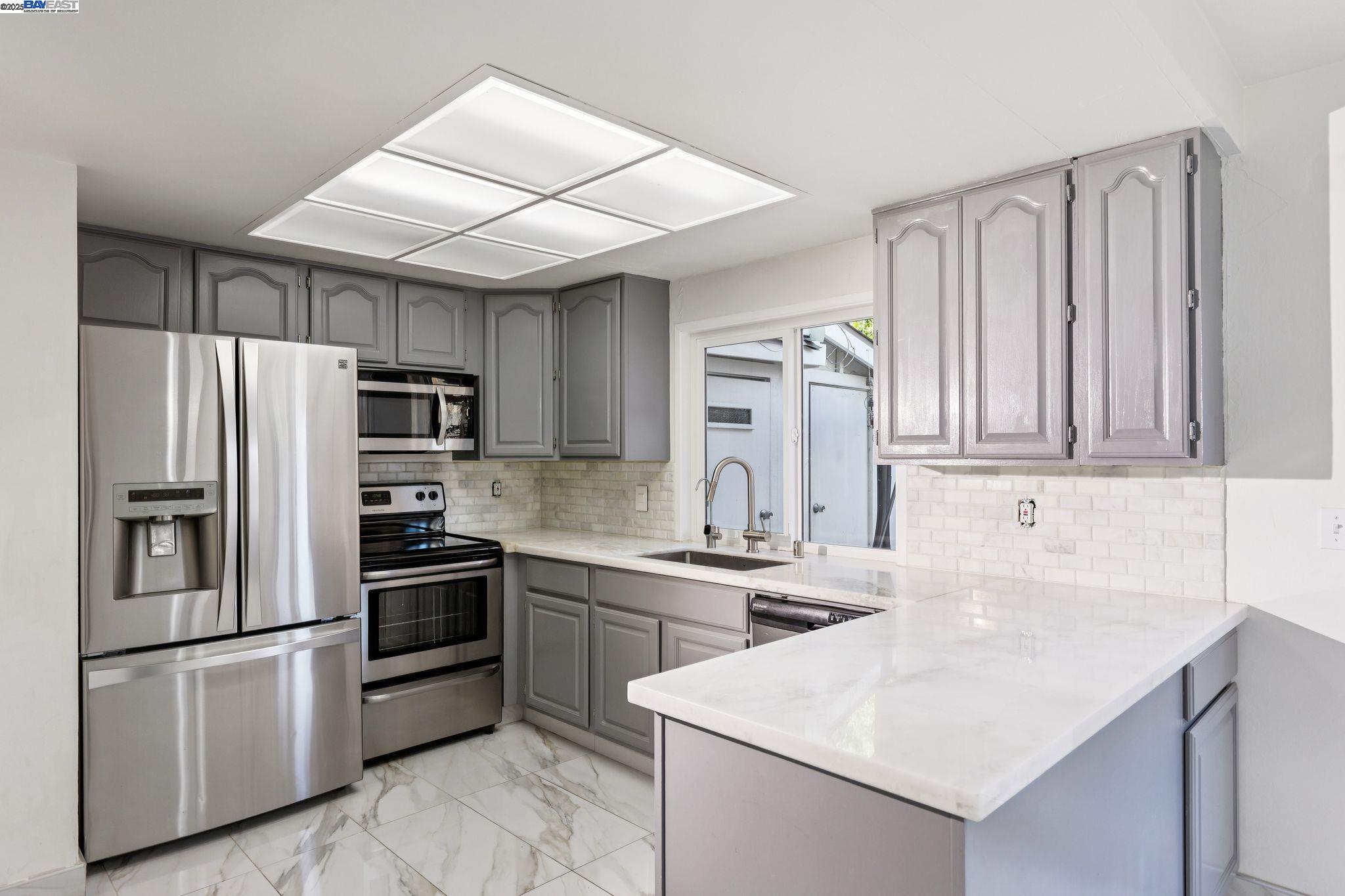 Detail Gallery Image 12 of 40 For 560 La Copita Ct, San Ramon,  CA 94583 - 3 Beds | 1/1 Baths