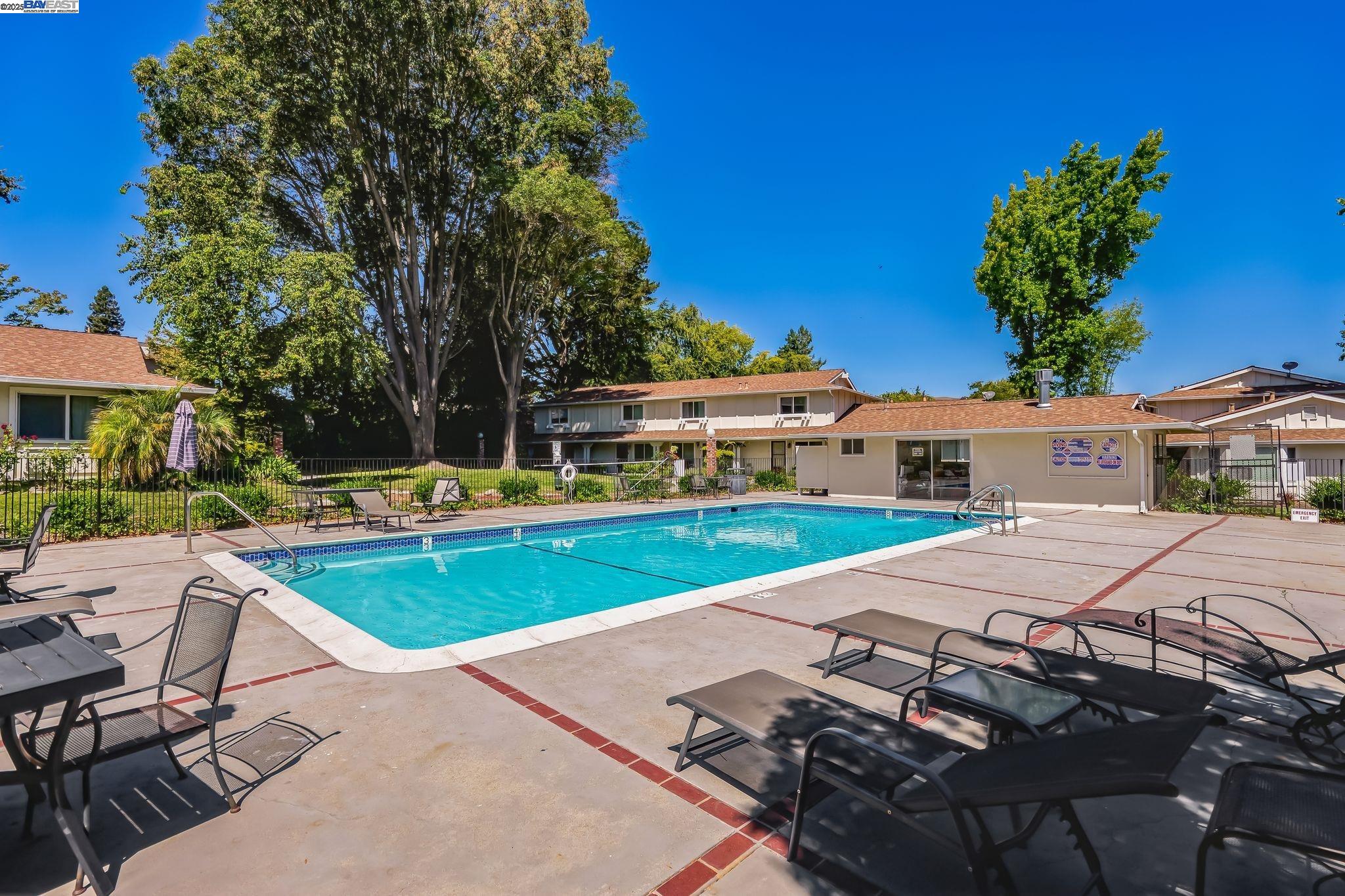 Detail Gallery Image 37 of 40 For 560 La Copita Ct, San Ramon,  CA 94583 - 3 Beds | 1/1 Baths