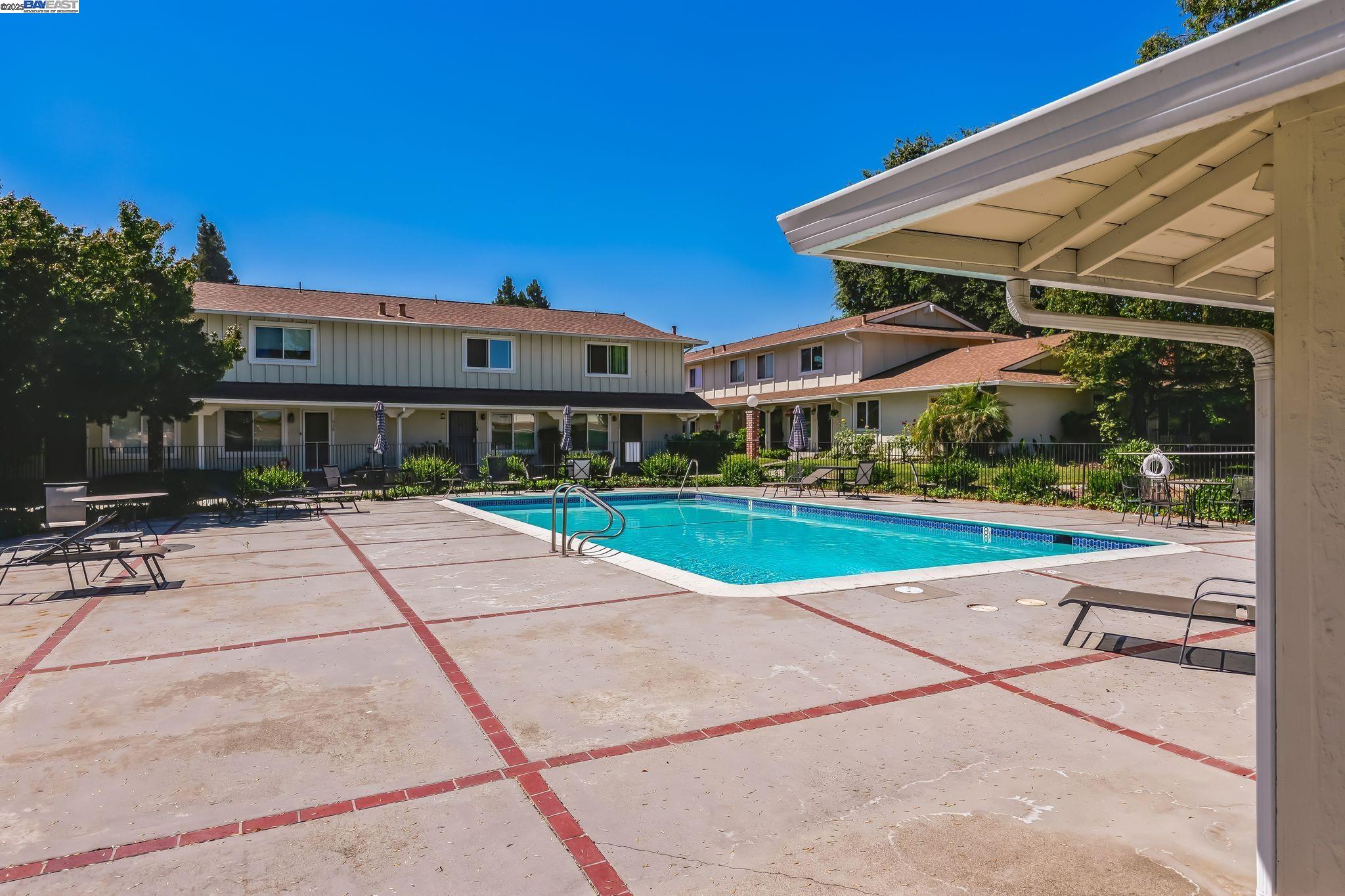 Detail Gallery Image 38 of 40 For 560 La Copita Ct, San Ramon,  CA 94583 - 3 Beds | 1/1 Baths