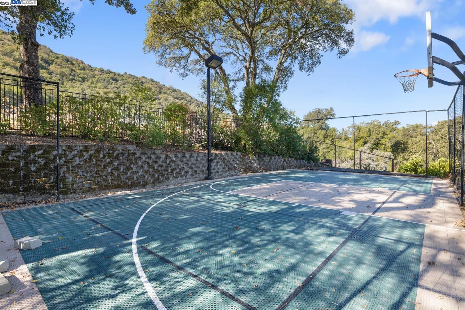 Detail Gallery Image 35 of 35 For 700 Clipper Hill, Danville,  CA 94526-2314 - 6 Beds | 6 Baths