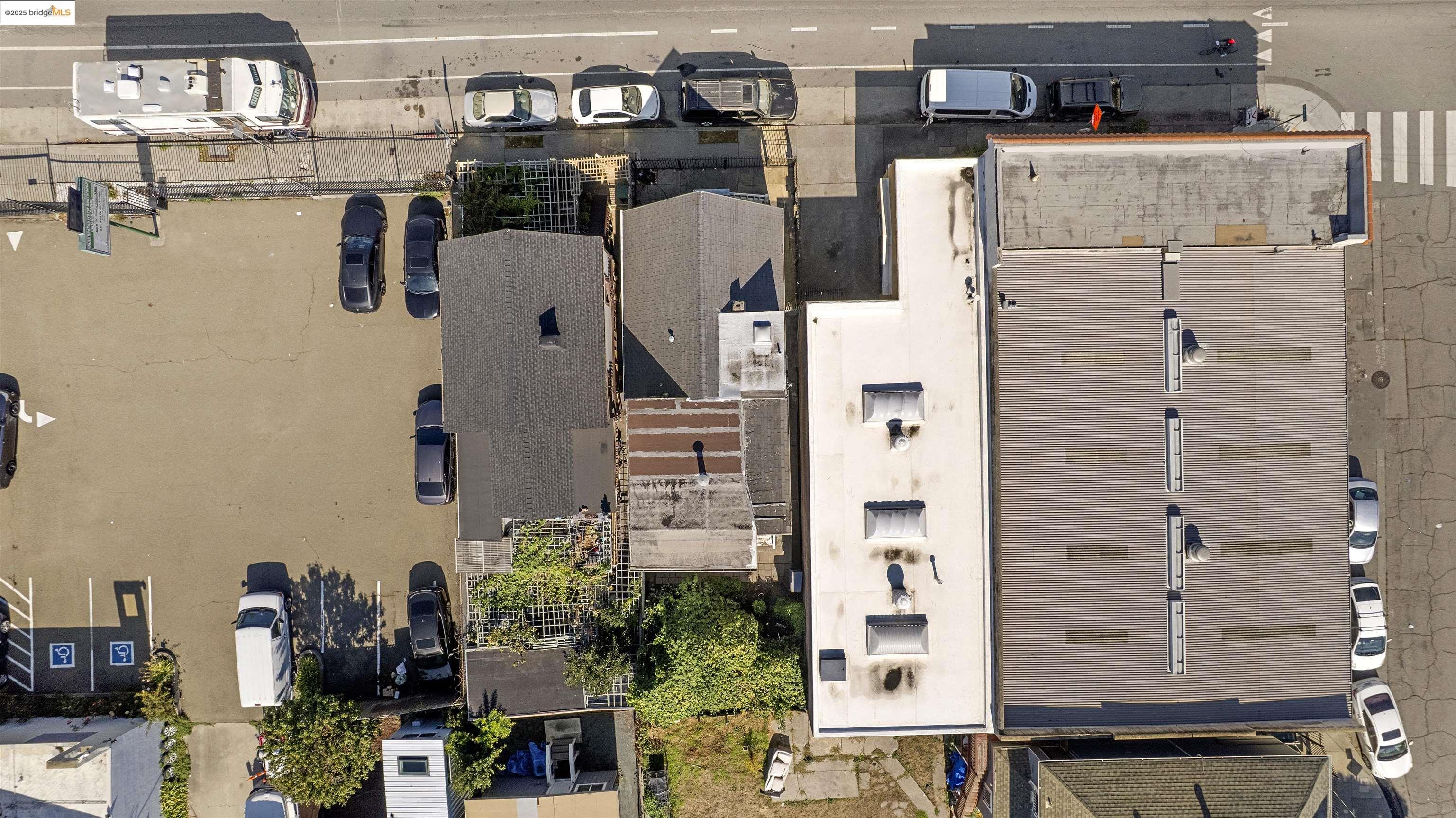 Detail Gallery Image 18 of 20 For 811 W Grand Ave, Oakland,  CA 94607 - – Beds | – Baths