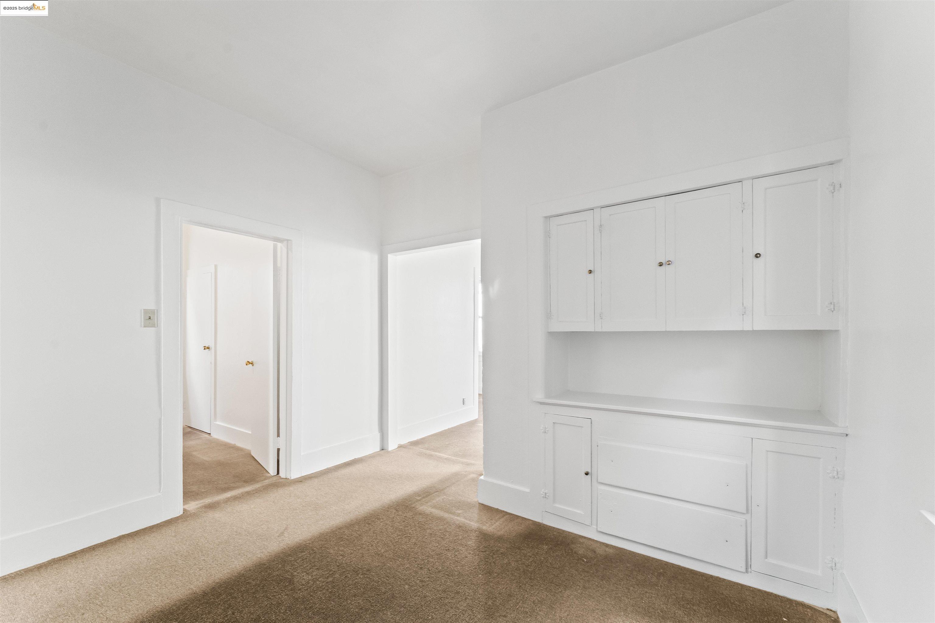 Detail Gallery Image 6 of 20 For 811 W Grand Ave, Oakland,  CA 94607 - – Beds | – Baths