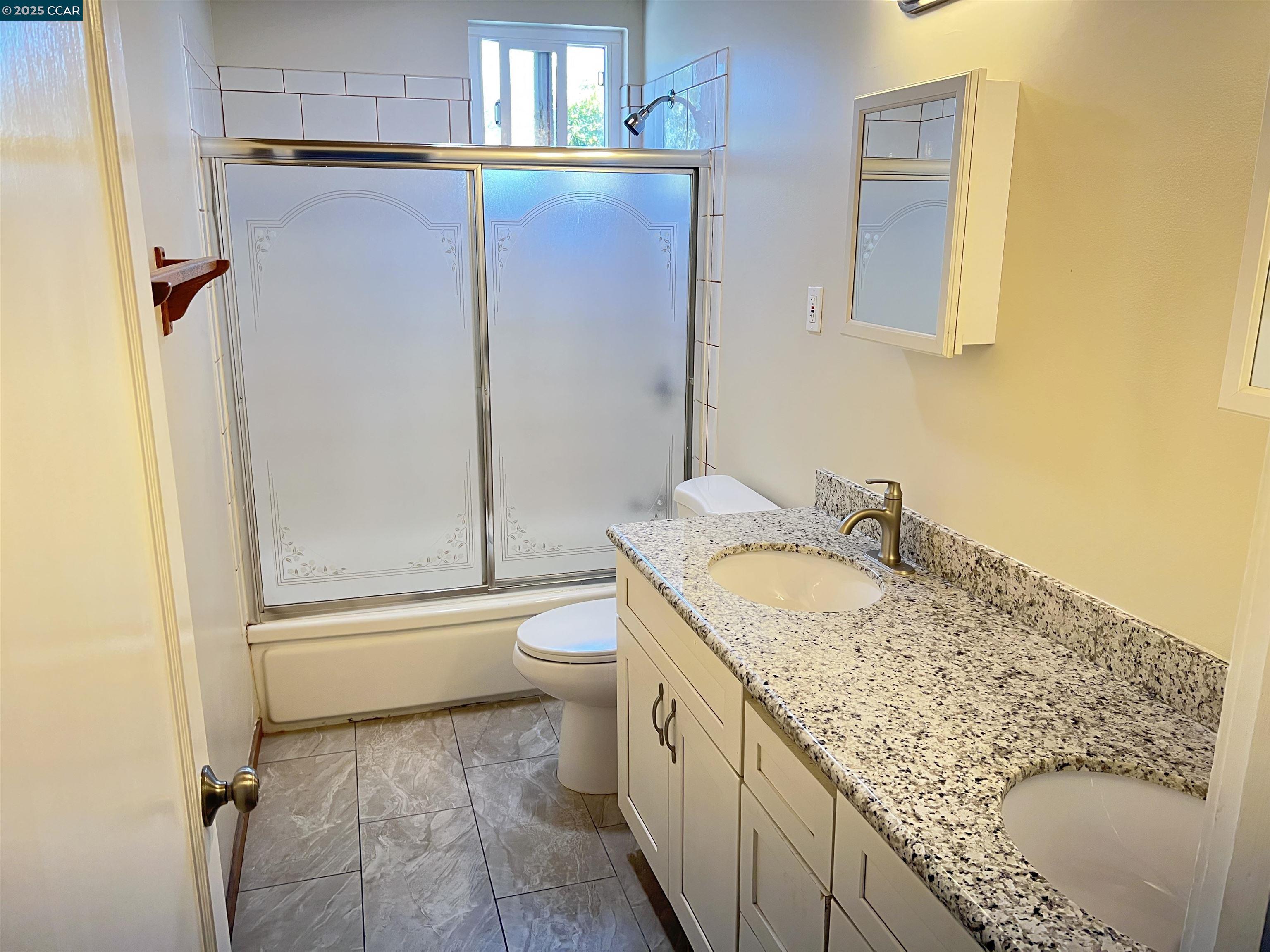 Detail Gallery Image 12 of 19 For 91 Bonnie Dr, San Pablo,  CA 94806 - 4 Beds | 2 Baths