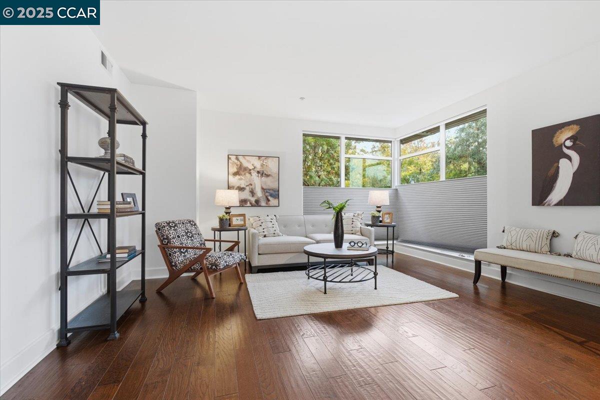 Detail Gallery Image 15 of 38 For 555 Ygnacio Valley Rd #204,  Walnut Creek,  CA 94596 - 1 Beds | 1/1 Baths