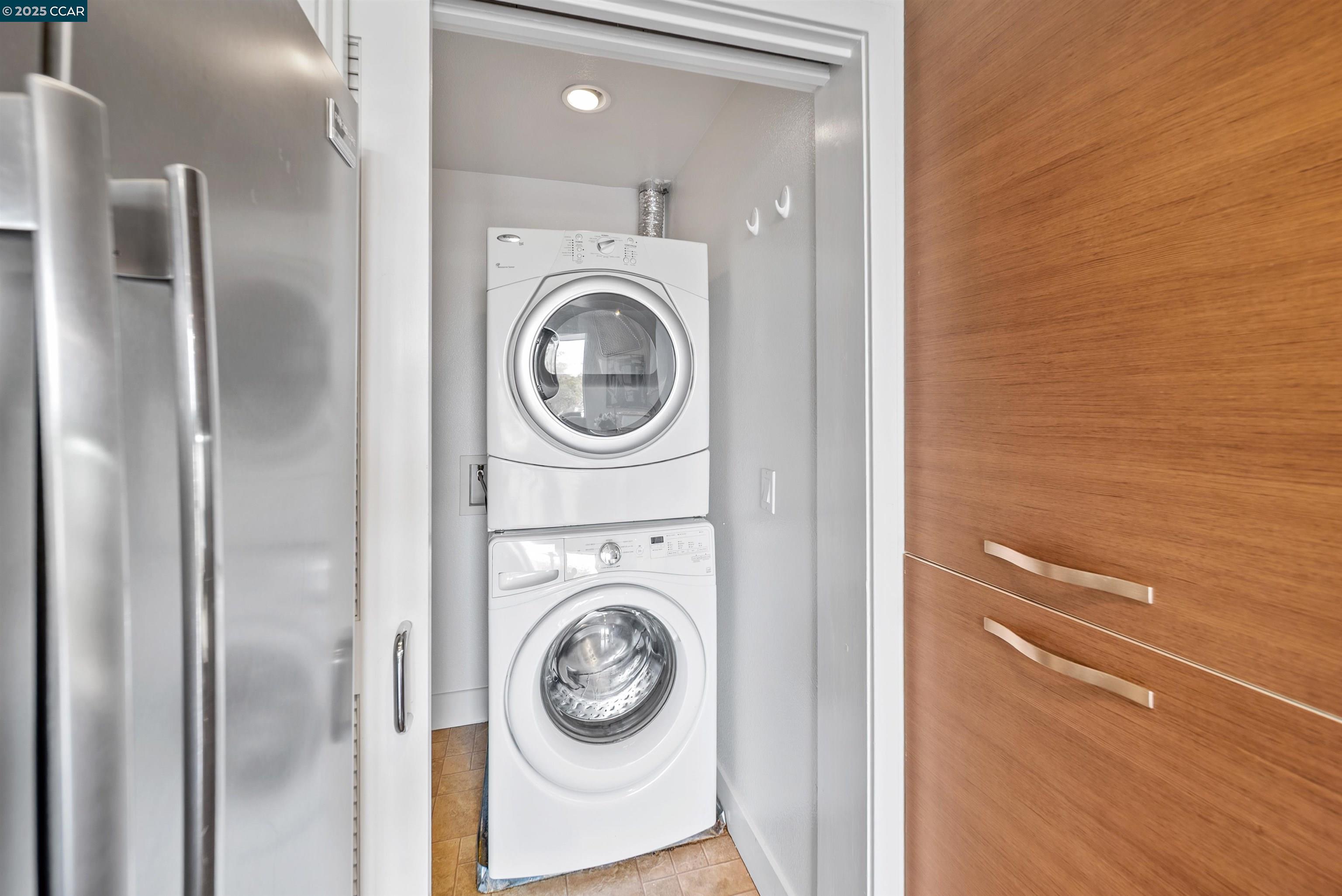 Detail Gallery Image 9 of 38 For 555 Ygnacio Valley Rd #204,  Walnut Creek,  CA 94596 - 1 Beds | 1/1 Baths