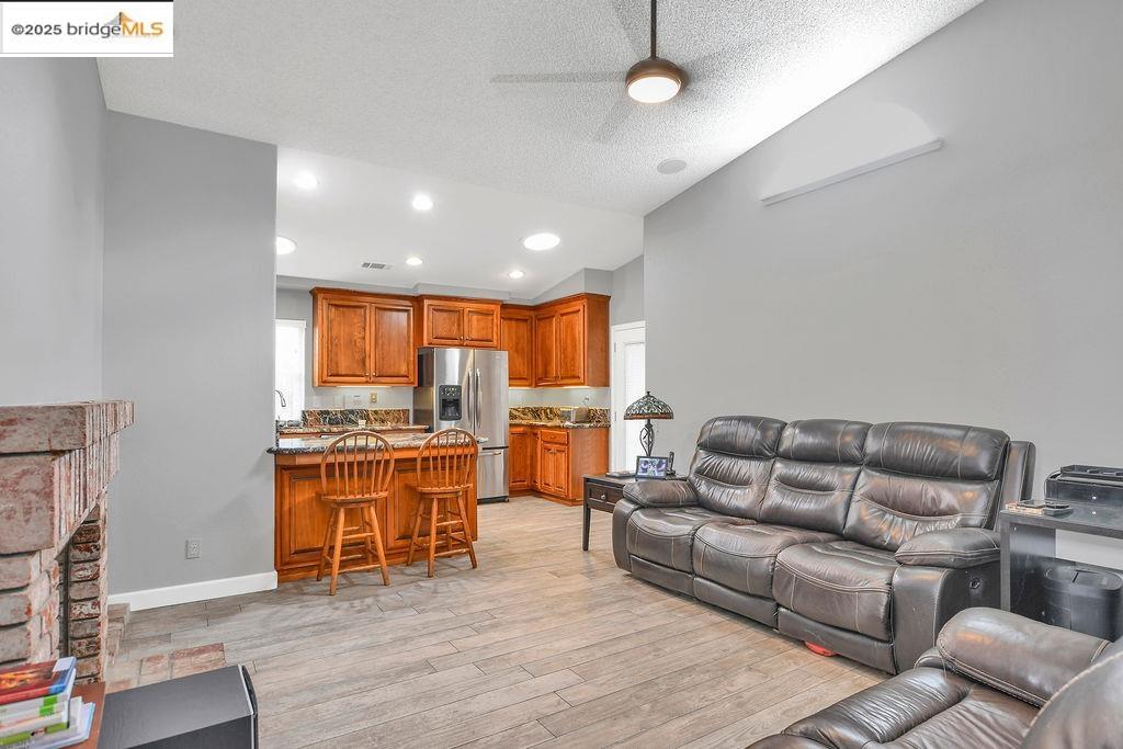 Detail Gallery Image 11 of 26 For 4234 Sequoia Dr., Oakley,  CA 94561 - 3 Beds | 2 Baths