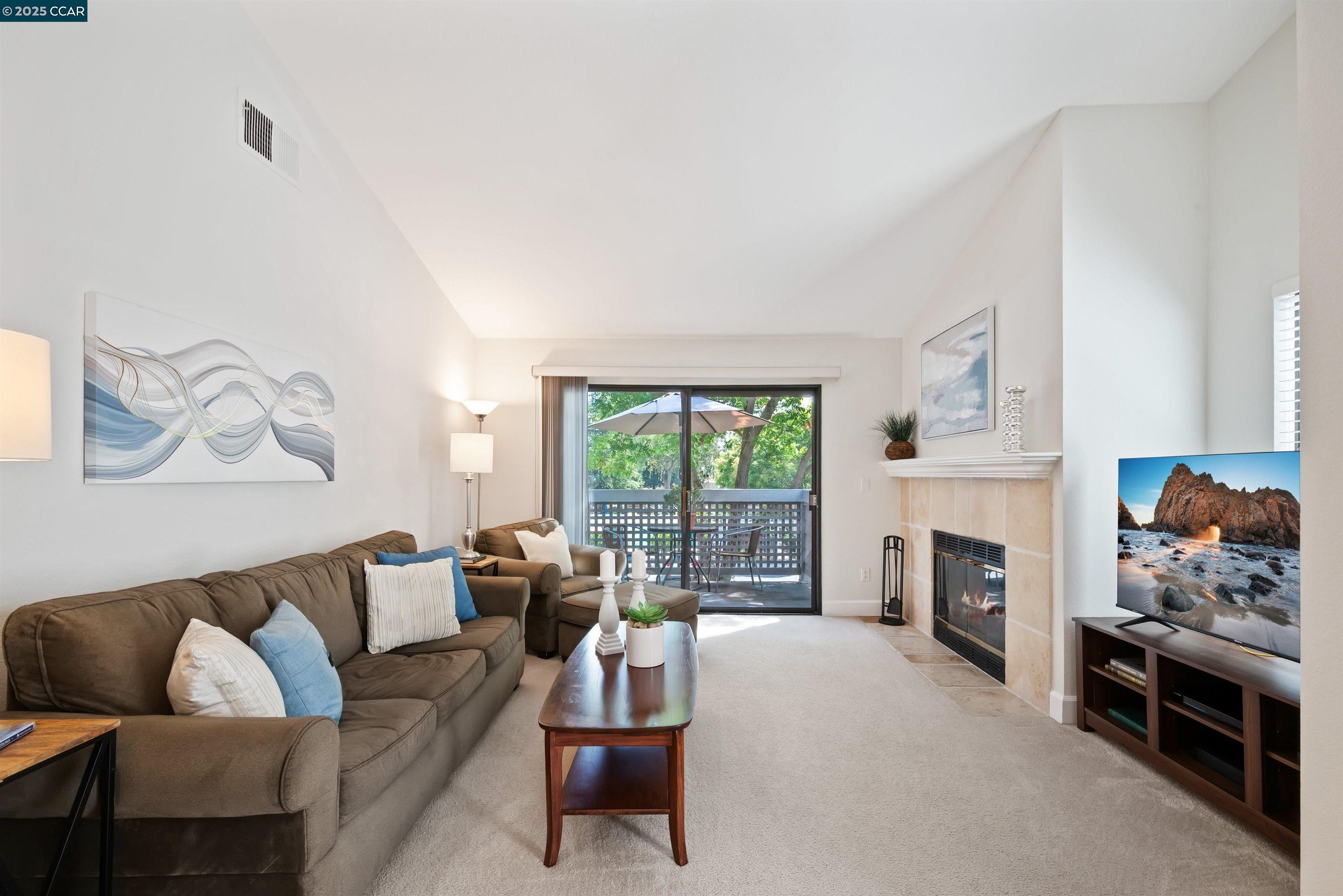 Detail Gallery Image 9 of 36 For 332 Eastridge Dr, San Ramon,  CA 94582 - 2 Beds | 2 Baths