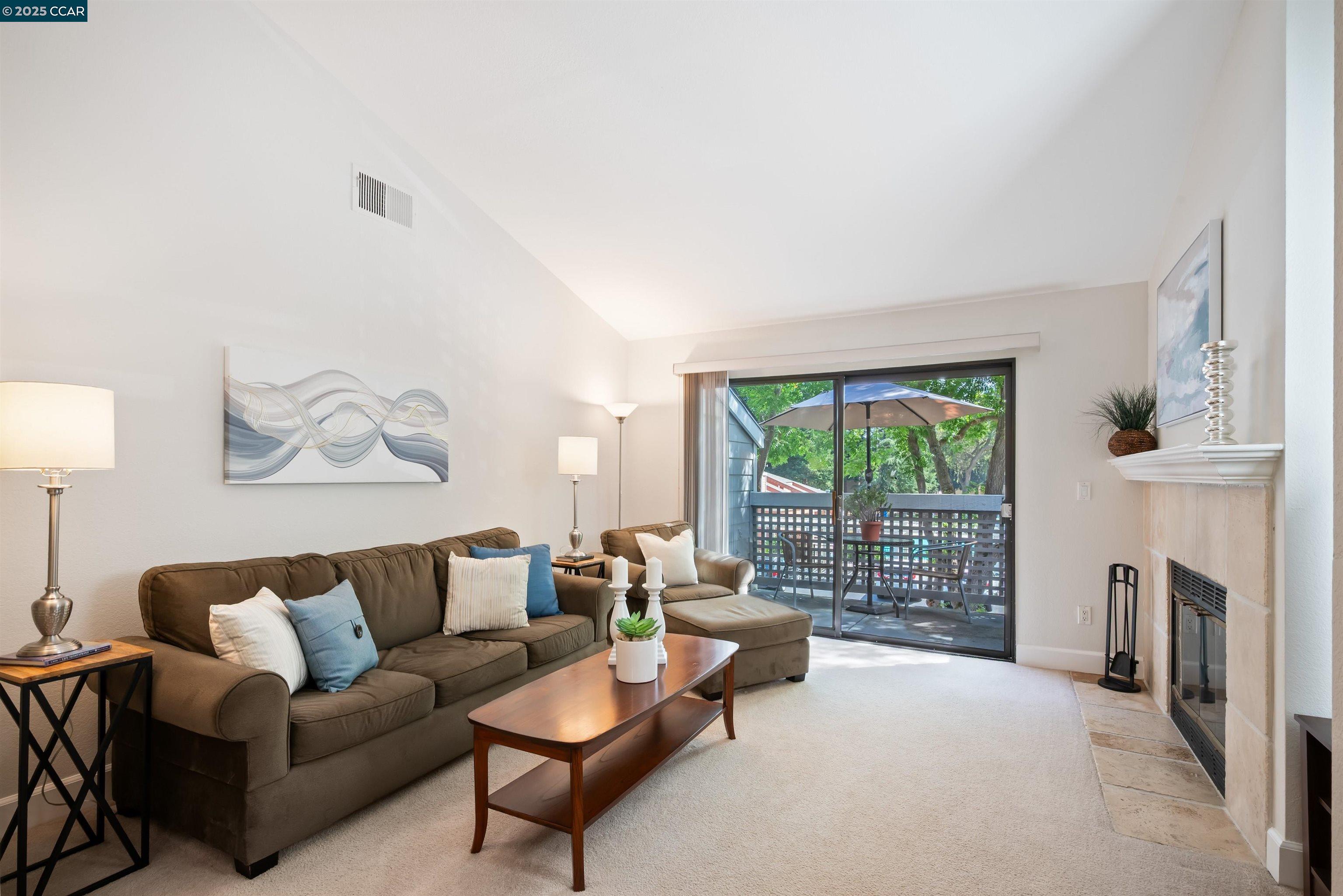 Detail Gallery Image 10 of 36 For 332 Eastridge Dr, San Ramon,  CA 94582 - 2 Beds | 2 Baths