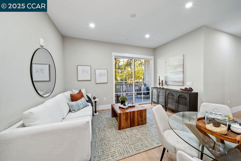 Detail Gallery Image 6 of 23 For 600 Hartz Ave #201,  Danville,  CA 94526 - 2 Beds | 2 Baths