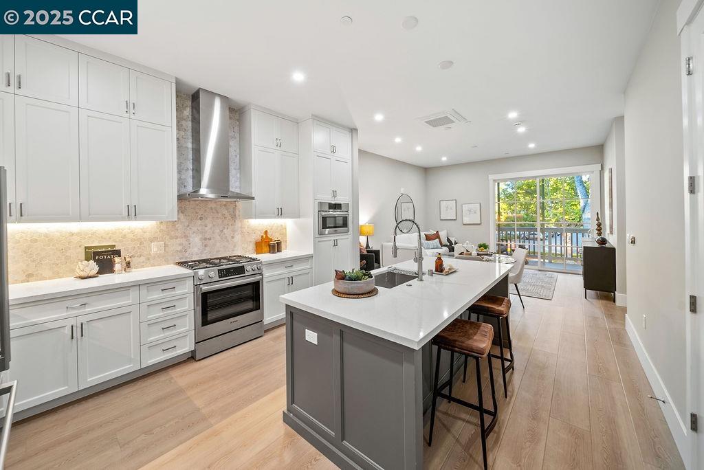 Detail Gallery Image 7 of 23 For 600 Hartz Ave #201,  Danville,  CA 94526 - 2 Beds | 2 Baths