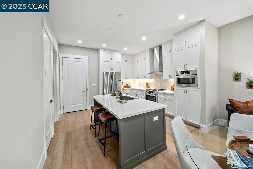 Detail Gallery Image 8 of 23 For 600 Hartz Ave #201,  Danville,  CA 94526 - 2 Beds | 2 Baths