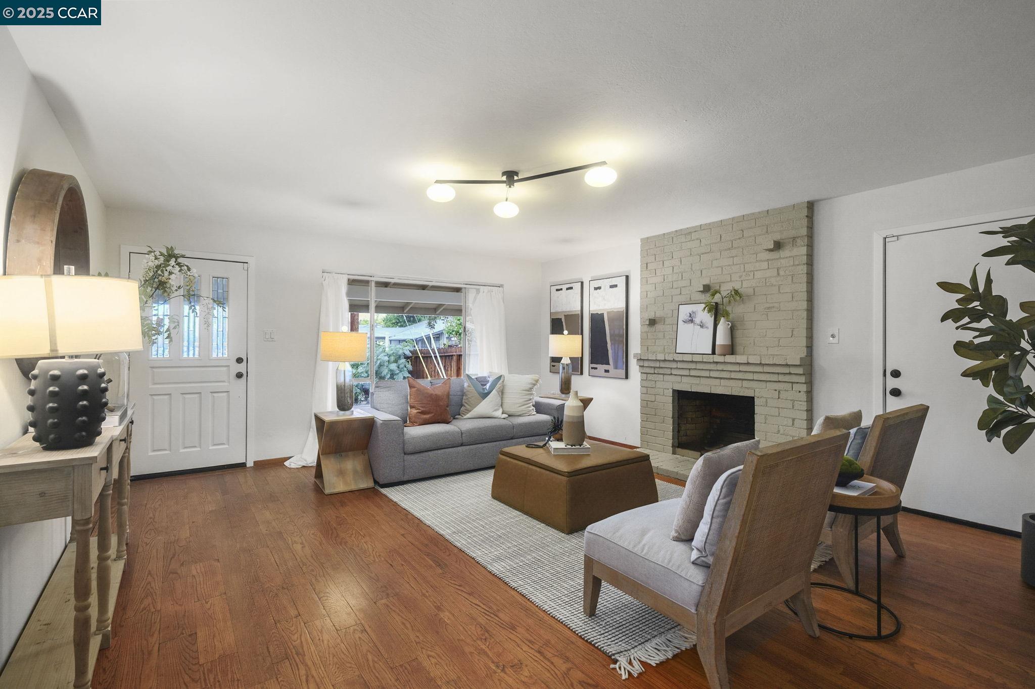 Detail Gallery Image 3 of 23 For 1867 Toyon Dr, Concord,  CA 94520 - 3 Beds | 2 Baths