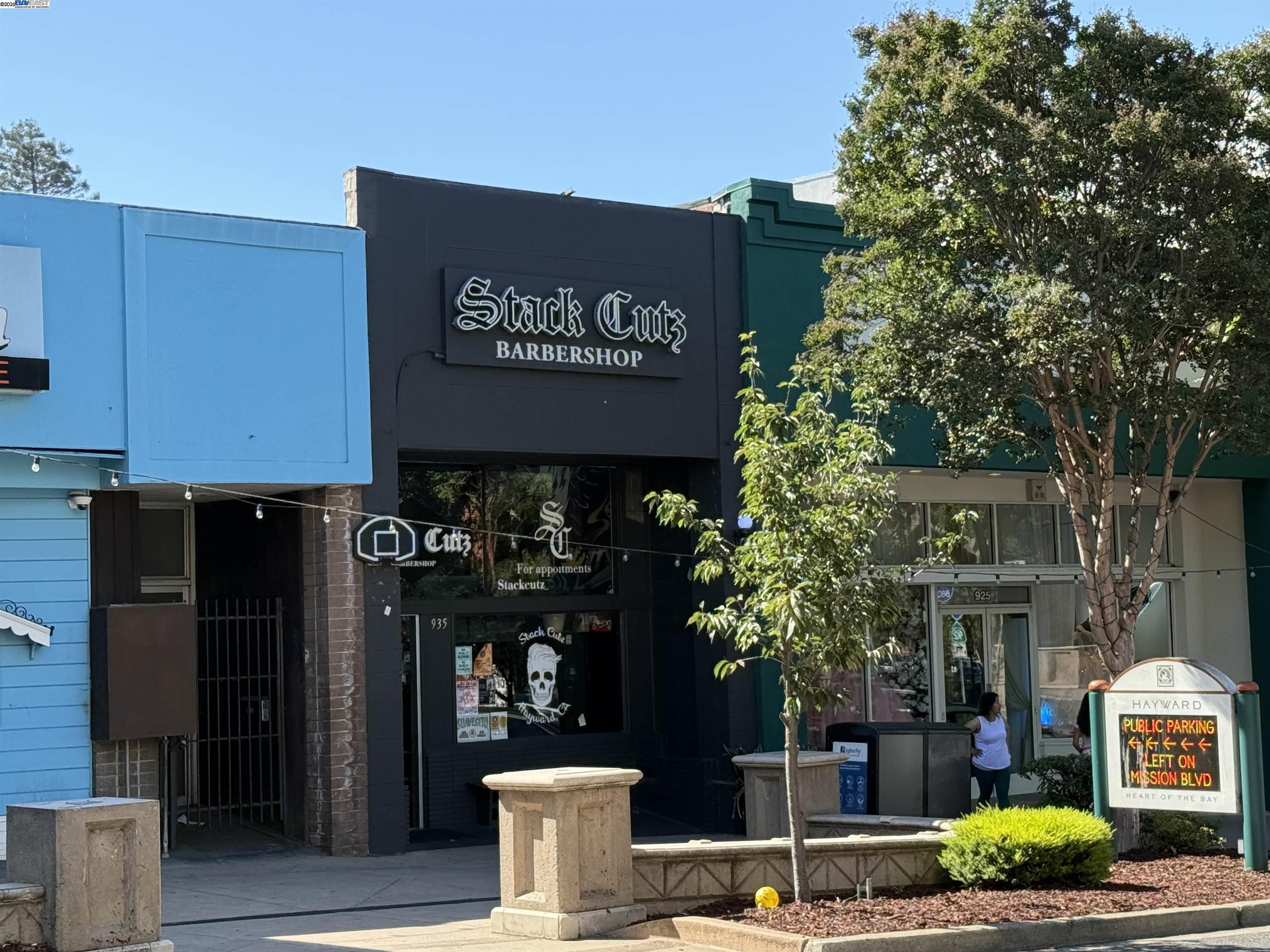 Detail Gallery Image 2 of 3 For 935 B St, Hayward,  CA 94541 - – Beds | – Baths