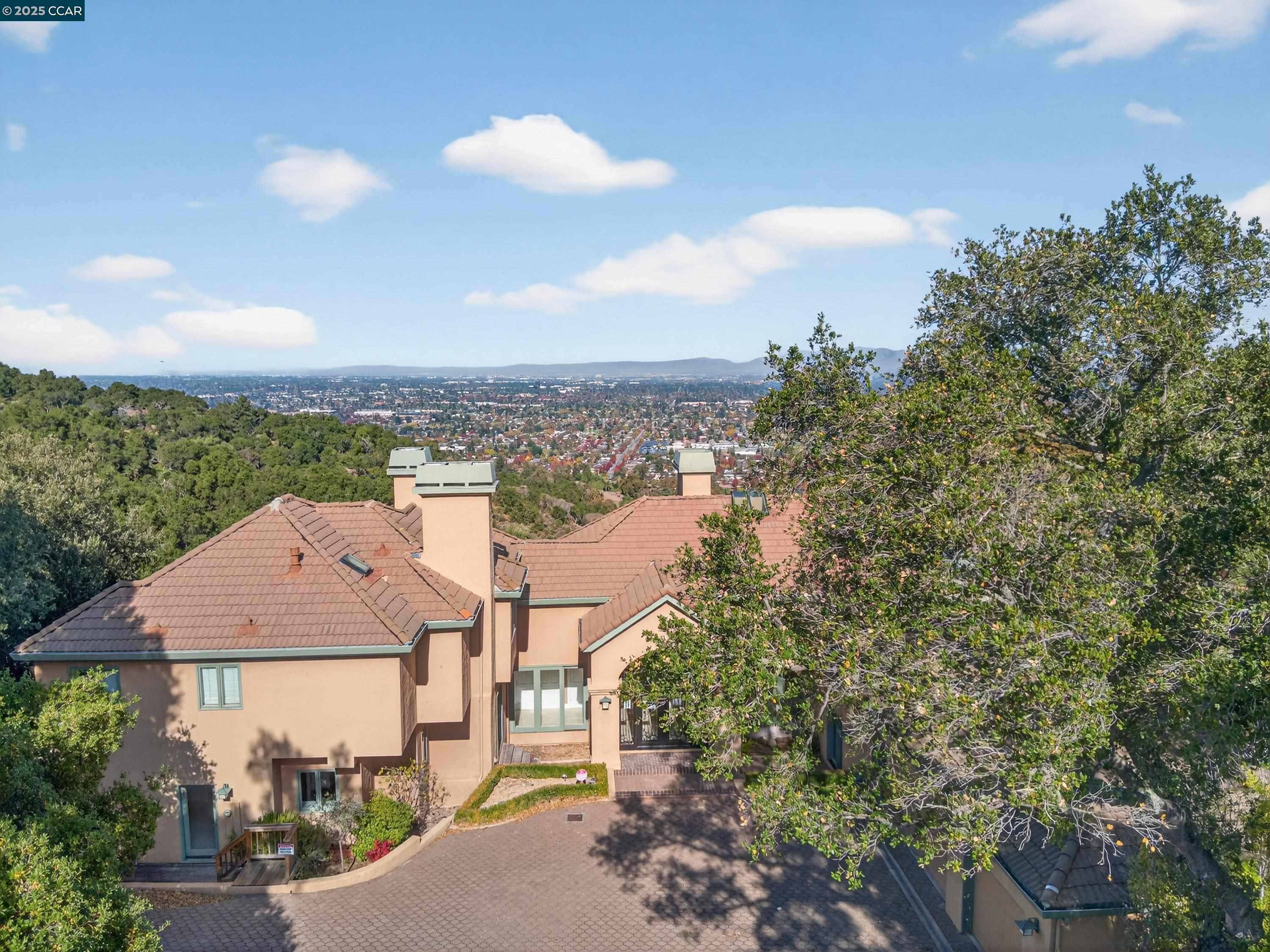 Detail Gallery Image 2 of 45 For 311 Santa Rosa Dr, Los Gatos,  CA 95032 - 5 Beds | 3/1 Baths