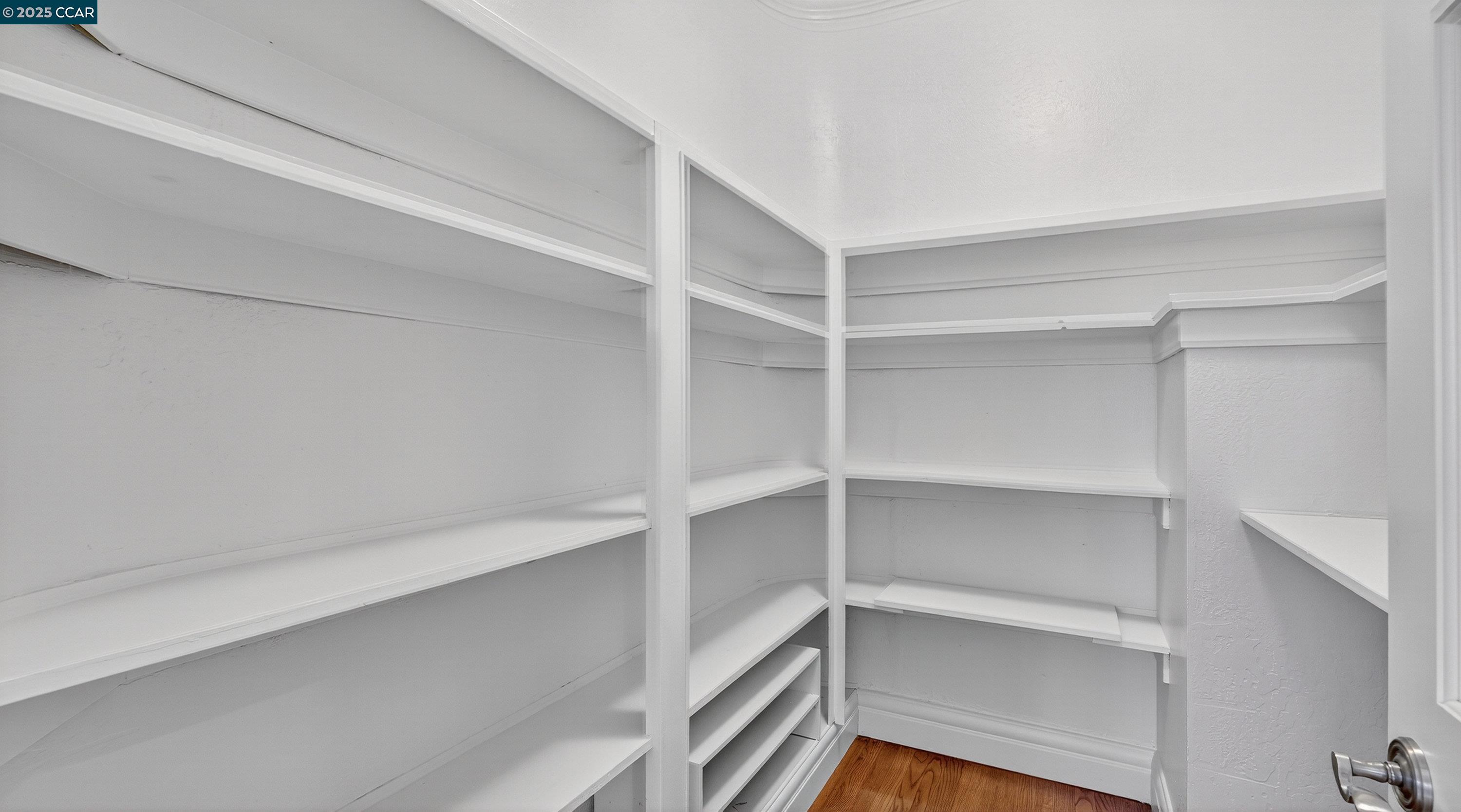 Detail Gallery Image 17 of 45 For 311 Santa Rosa Dr, Los Gatos,  CA 95032 - 5 Beds | 3/1 Baths