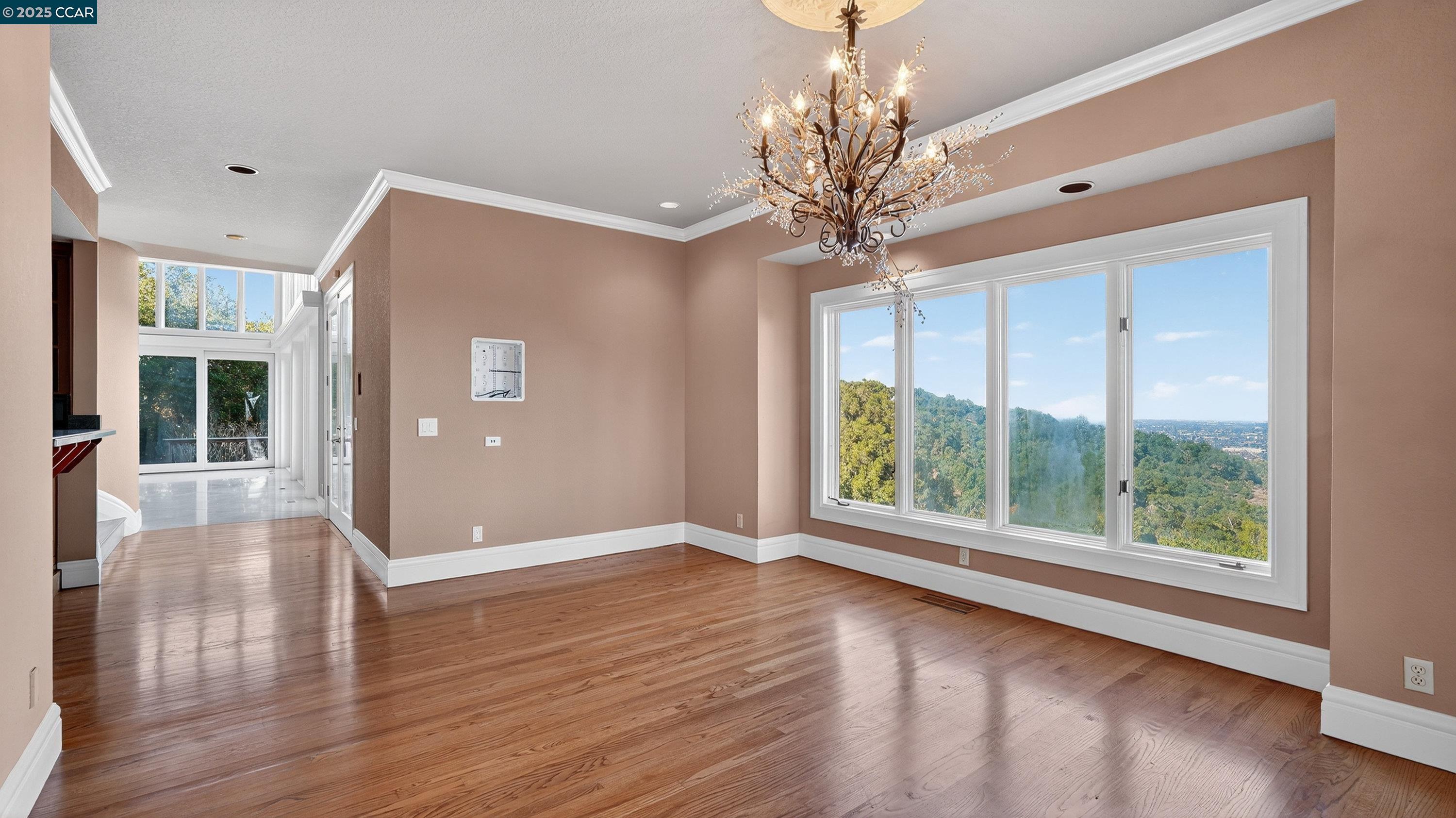 Detail Gallery Image 21 of 45 For 311 Santa Rosa Dr, Los Gatos,  CA 95032 - 5 Beds | 3/1 Baths
