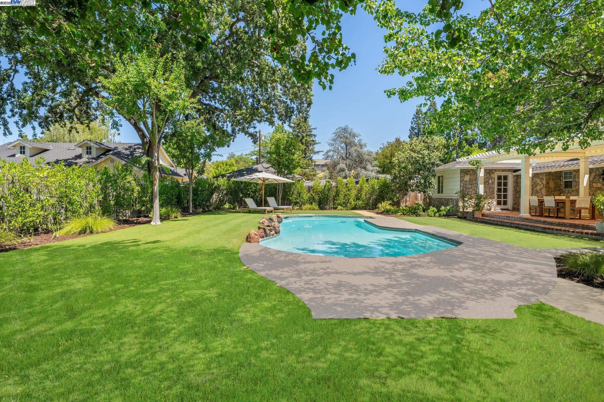 Detail Gallery Image 4 of 60 For 55 Cora Ct, Walnut Creek,  CA 94597 - 4 Beds | 2 Baths