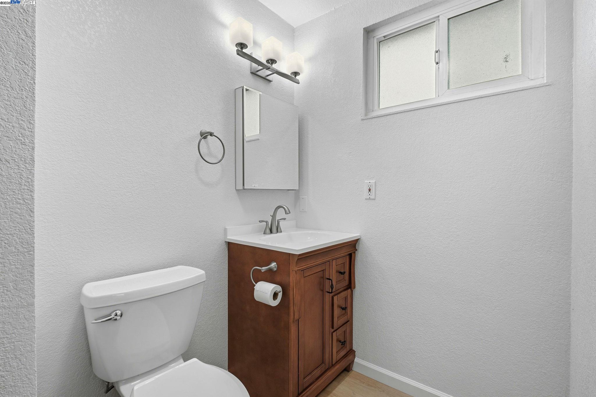 Detail Gallery Image 13 of 18 For 4511 Sandra Ct, Union City,  CA 94587 - 4 Beds | 2 Baths