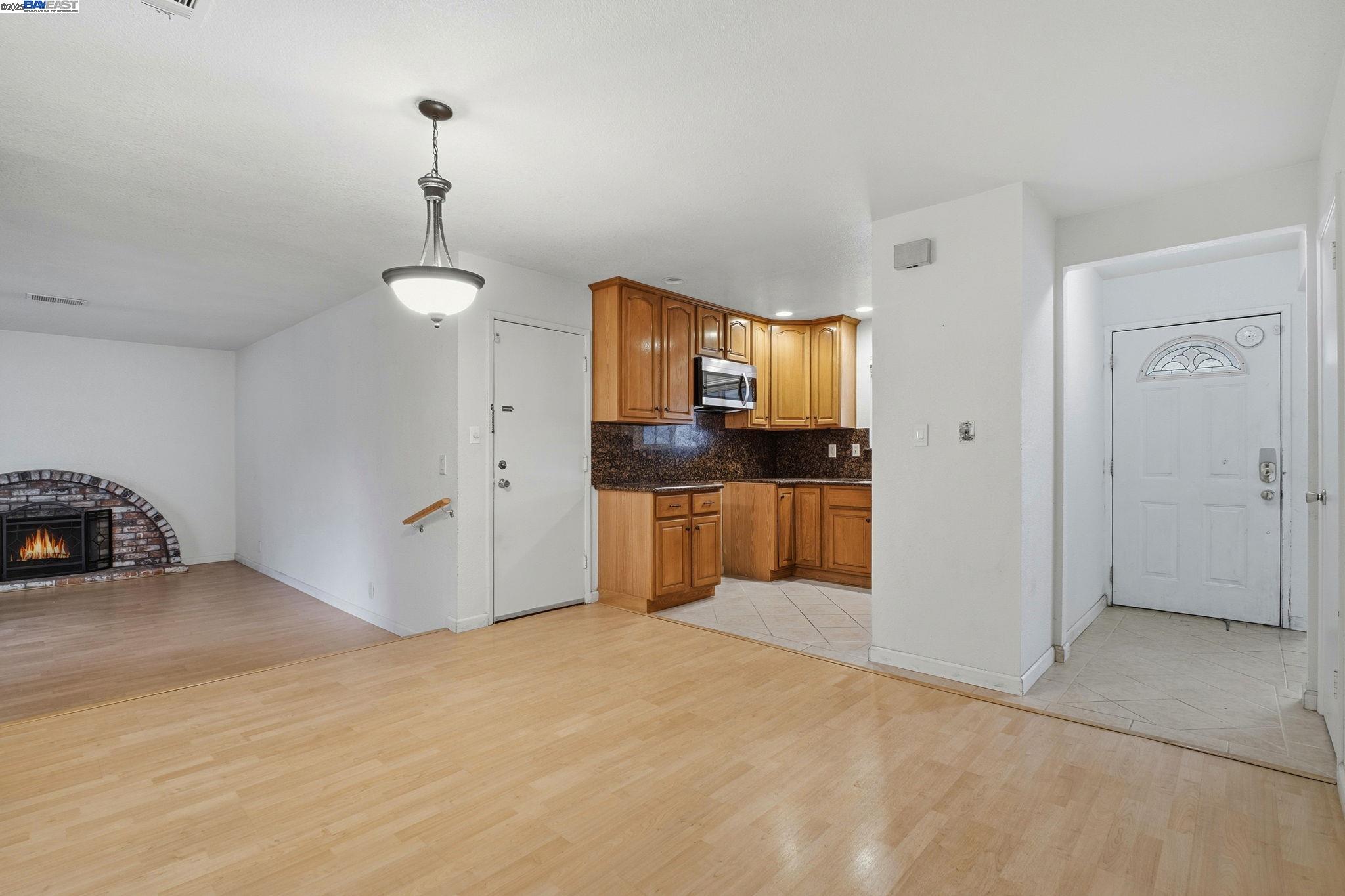 Detail Gallery Image 5 of 18 For 4511 Sandra Ct, Union City,  CA 94587 - 4 Beds | 2 Baths