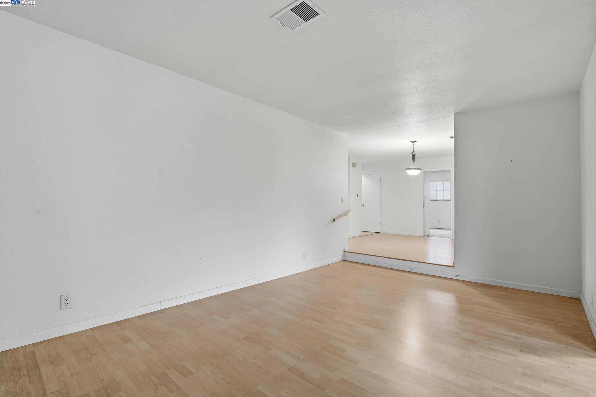 Detail Gallery Image 8 of 18 For 4511 Sandra Ct, Union City,  CA 94587 - 4 Beds | 2 Baths