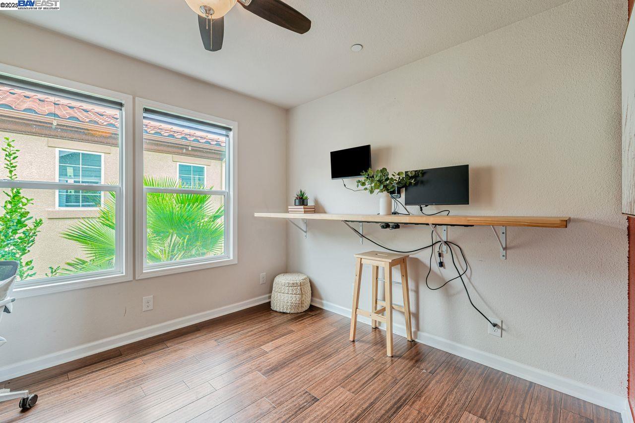 Detail Gallery Image 19 of 43 For 1115 Vine Ave, Martinez,  CA 94553 - 4 Beds | 2/1 Baths