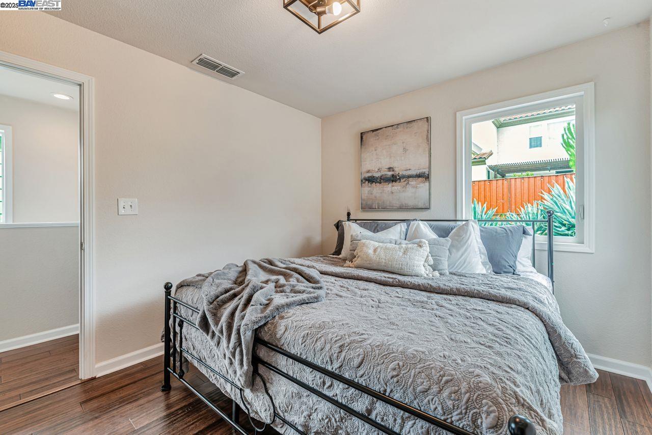 Detail Gallery Image 26 of 43 For 1115 Vine Ave, Martinez,  CA 94553 - 4 Beds | 2/1 Baths